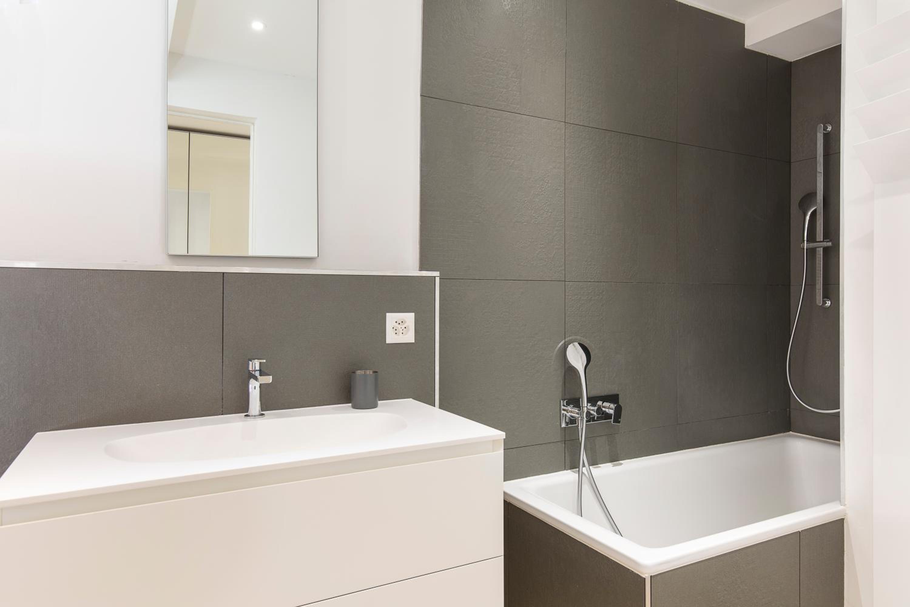 Maraini Apartments by Quokka 360 - strategic location near Lugano station