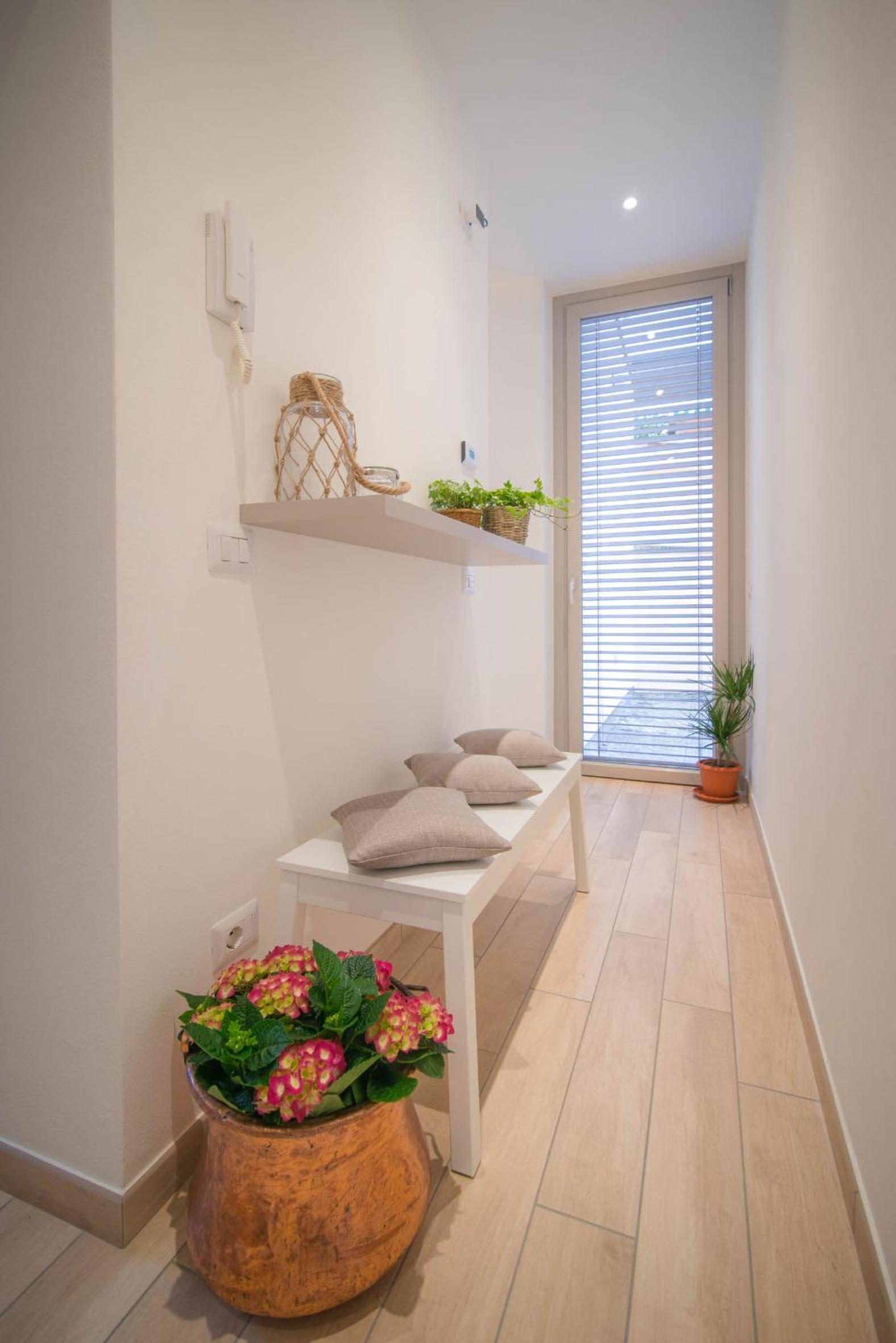 Comonfive Apartments