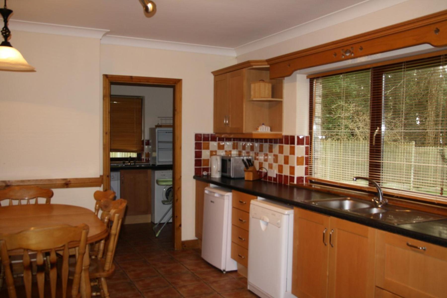 Galway Bay Lodge by Trident Holiday Homes view 5