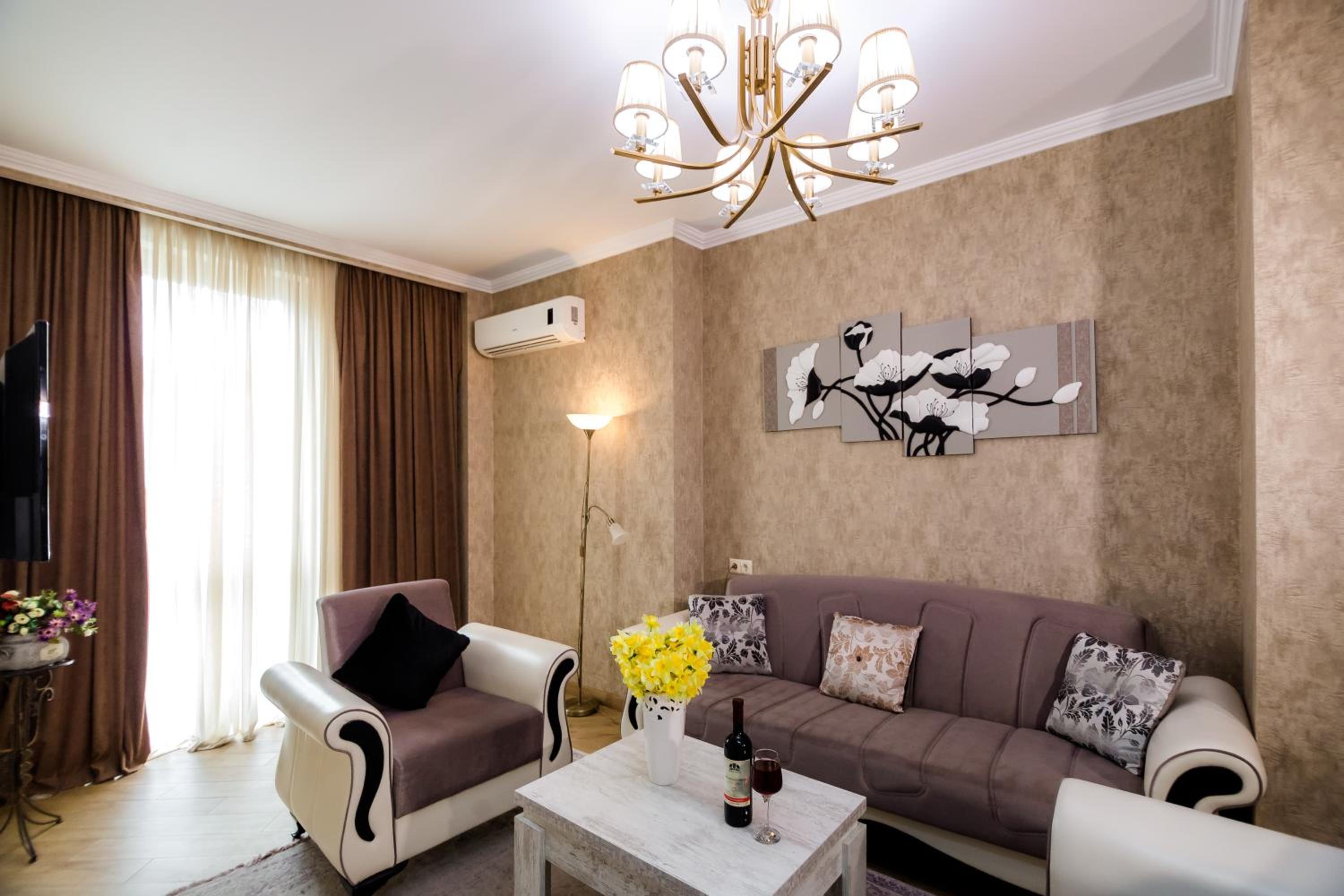 Dat Exx Apartments