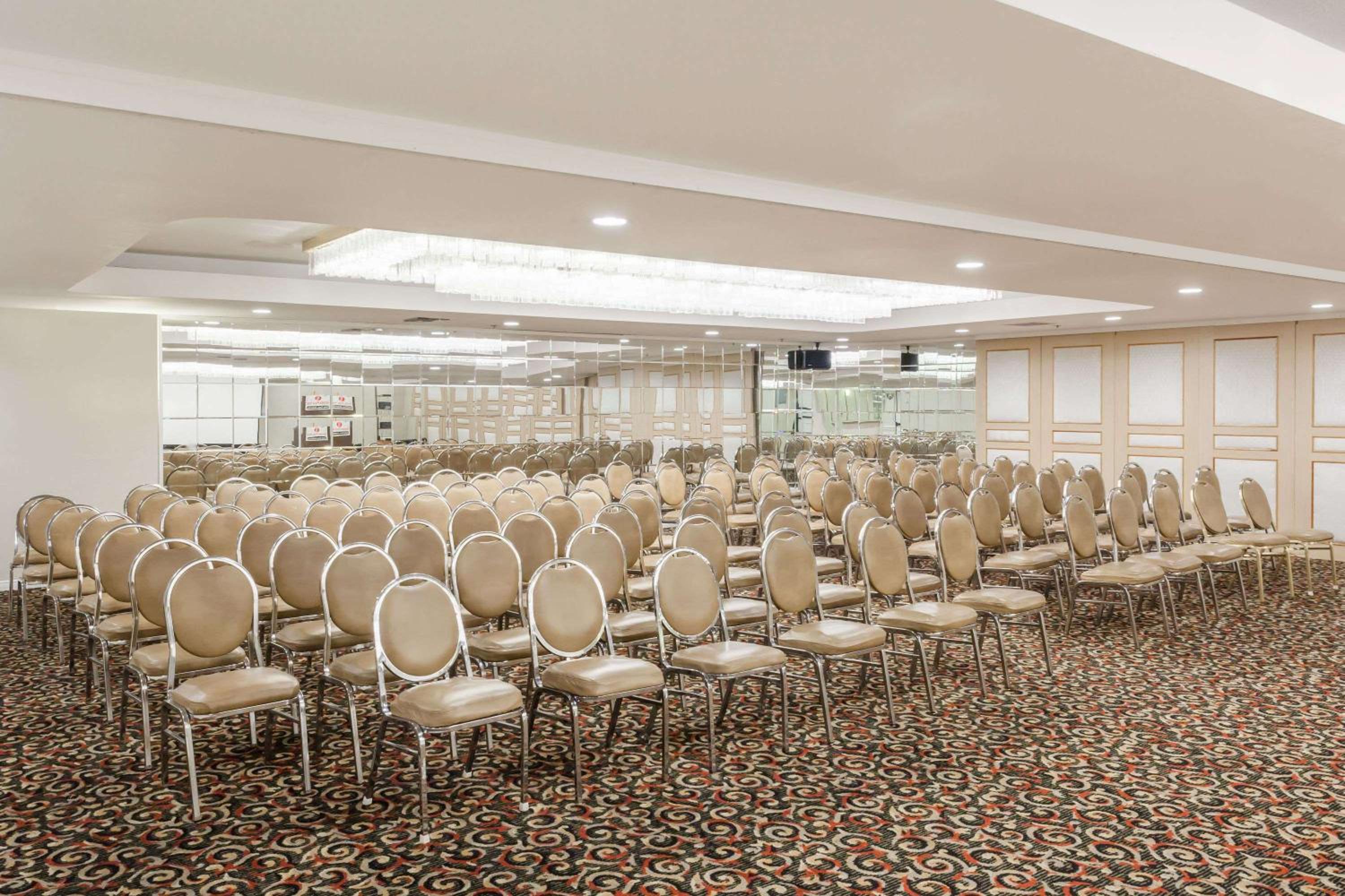 Ramada Plaza by Wyndham Garden Grove/Anaheim South, Foto 23