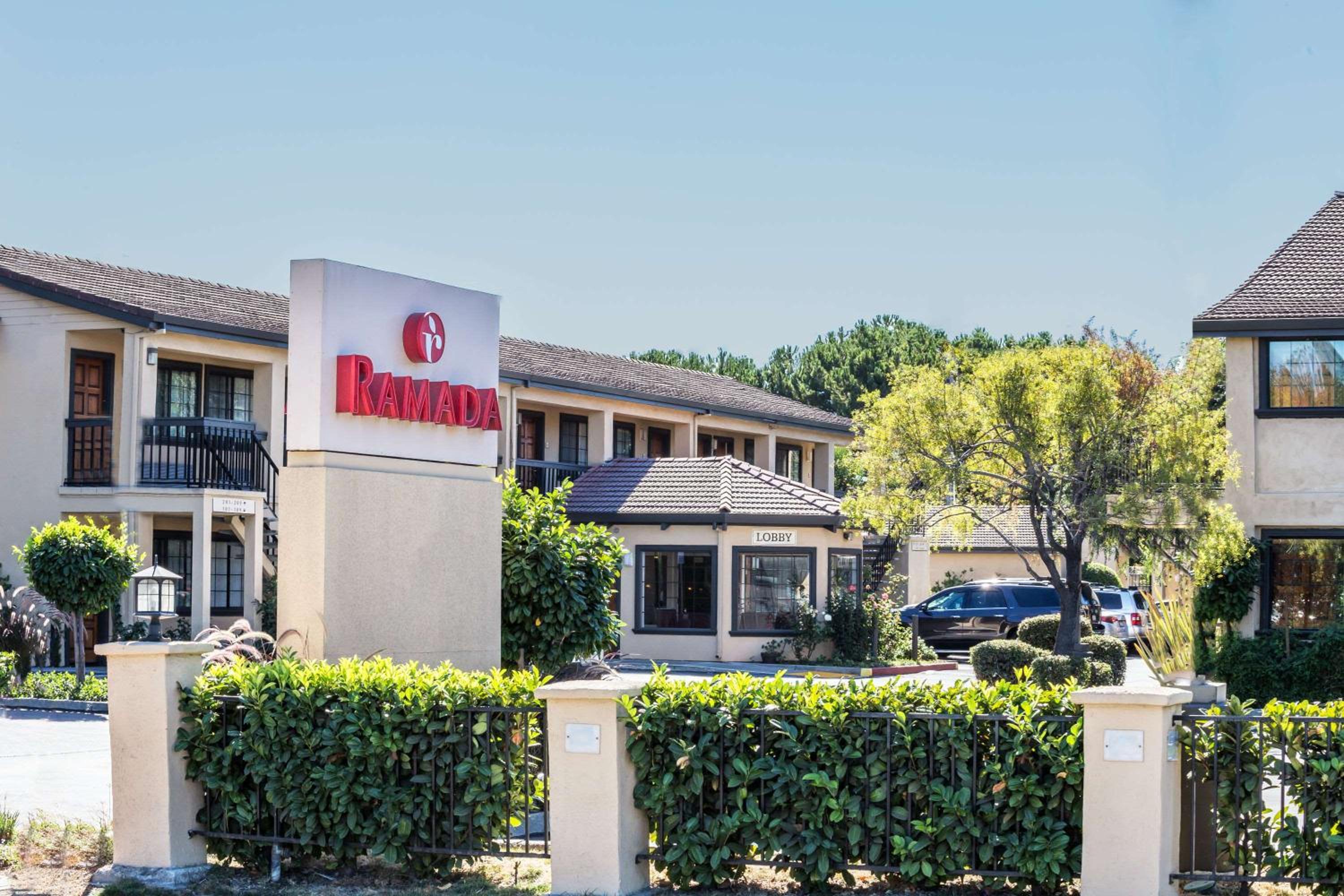 Hayward Vacations - Ramada by Wyndham Mountain View - Property Image 1