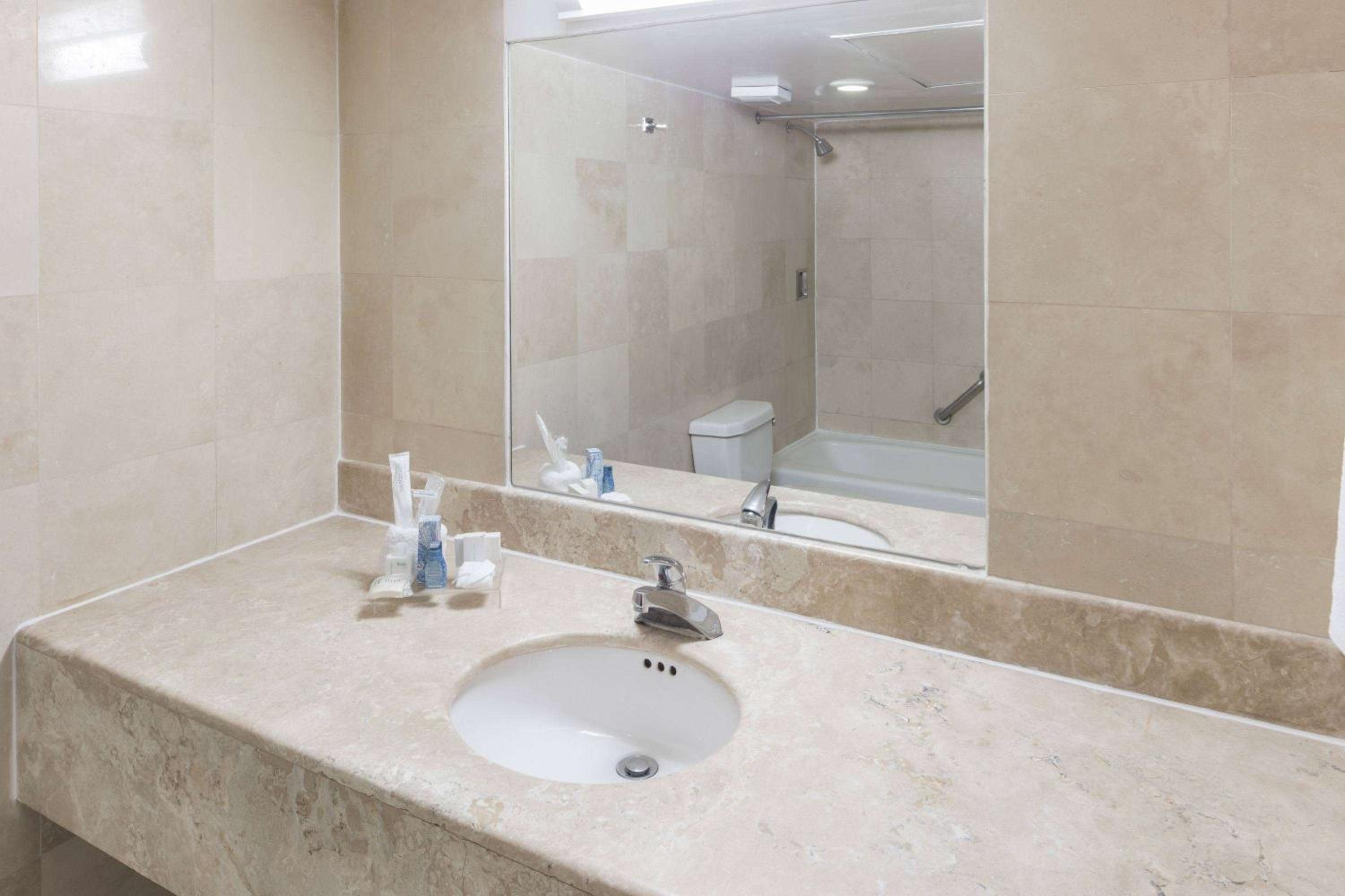 Culiacan Vacations - Ramada Hola Culiacan - Property Image 4
