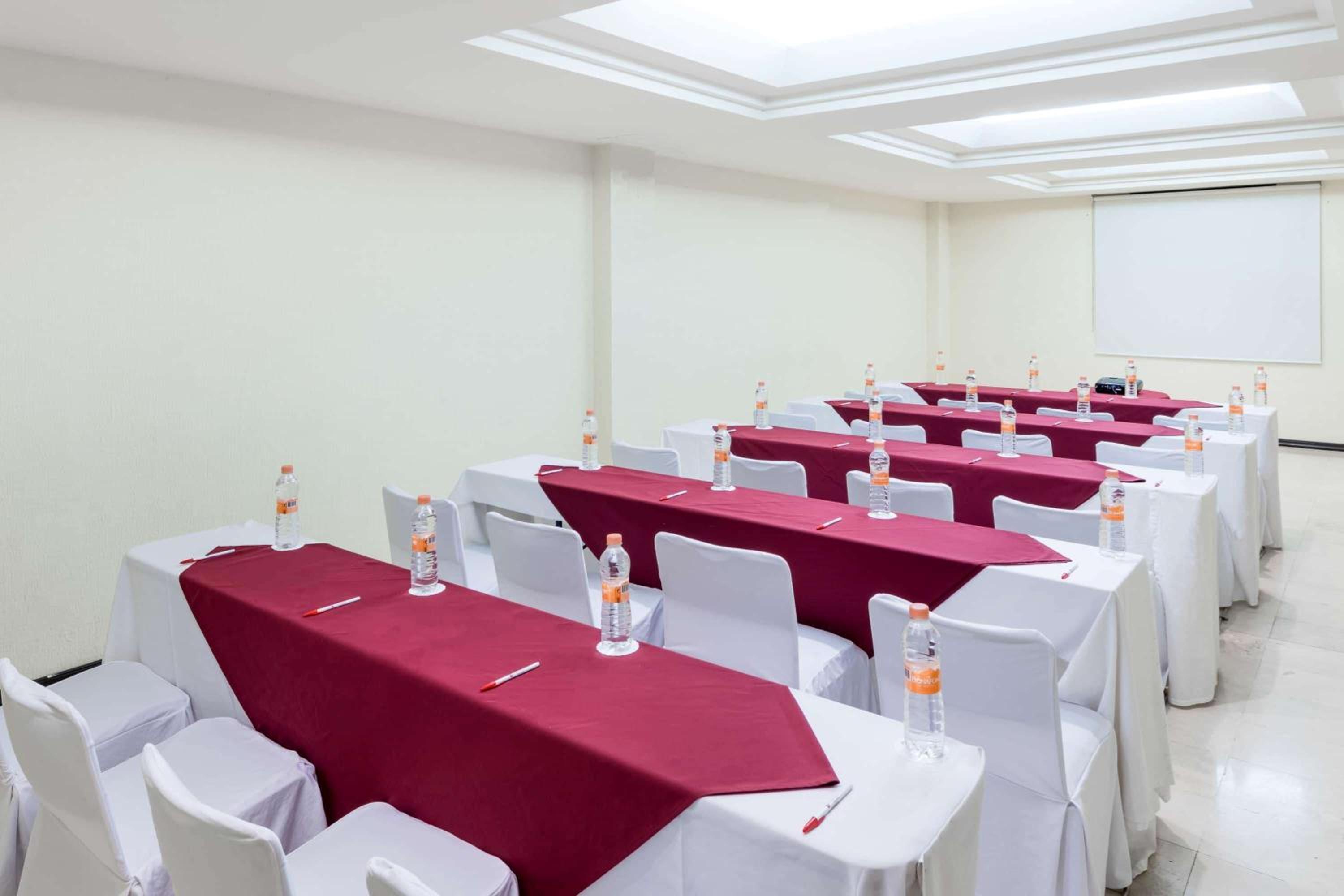 Culiacan Vacations - Ramada Hola Culiacan - Property Image 12