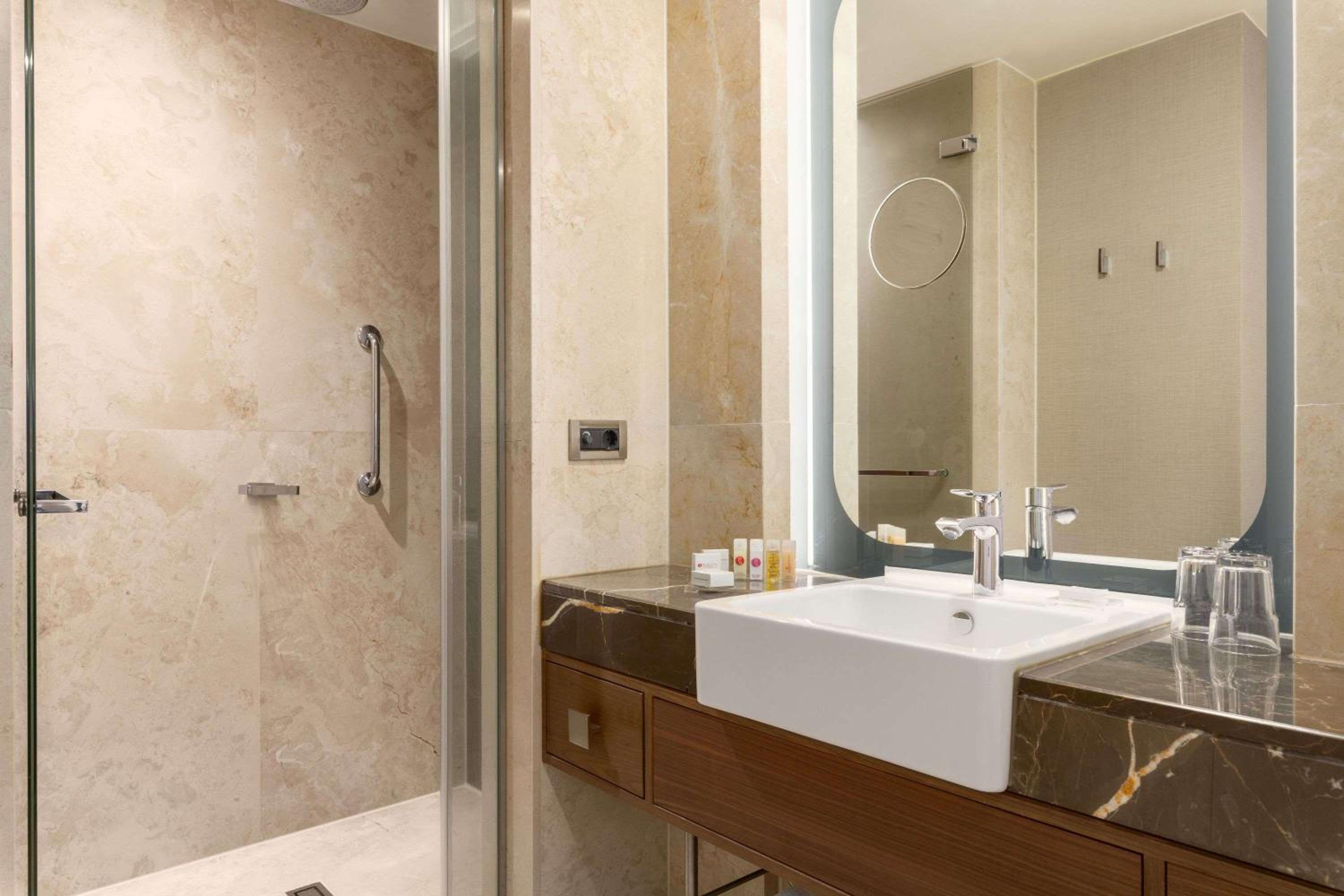 Ramada Plaza By Wyndham İstanbul Tekstilkent - Image 23