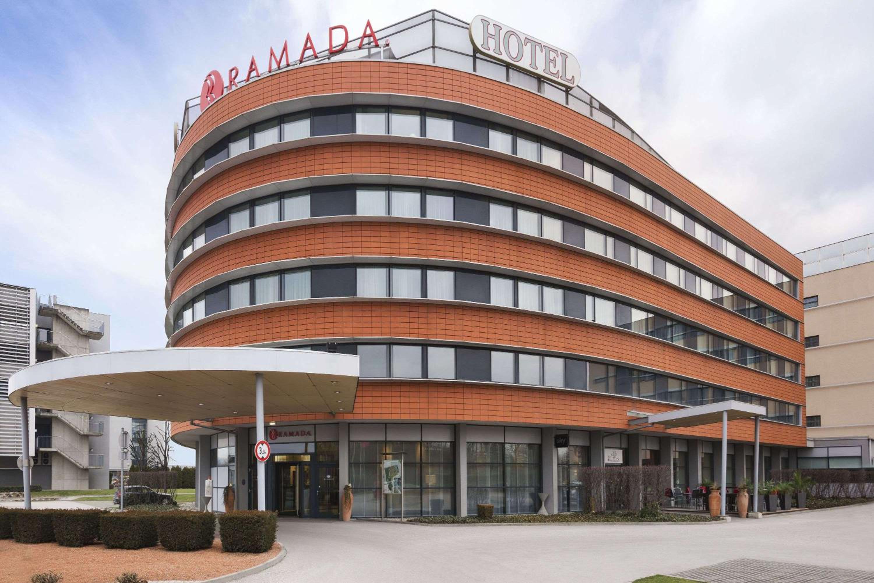 Hotel Ramada Graz - Image 1