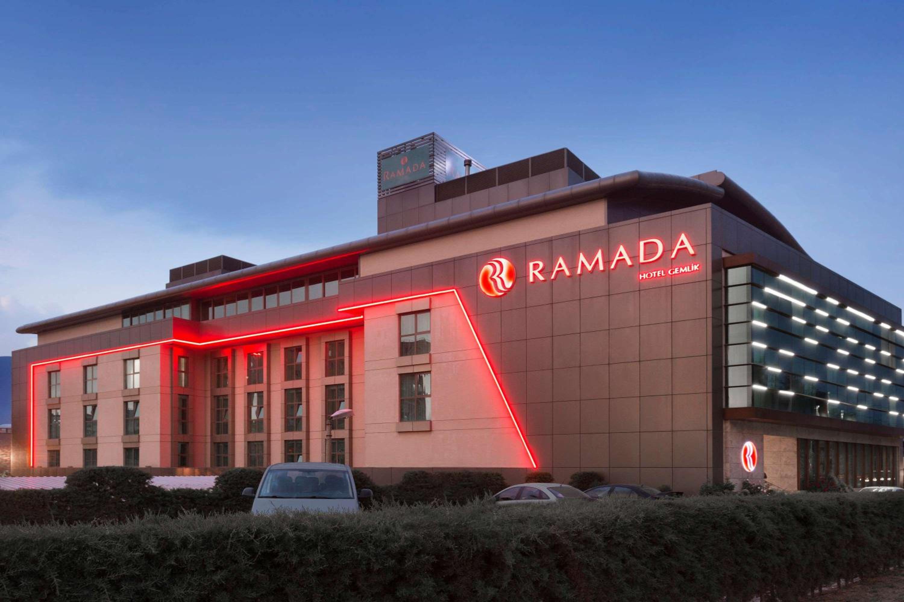 Hotel Ramada by Wyndham Gemli̇k - Image 1