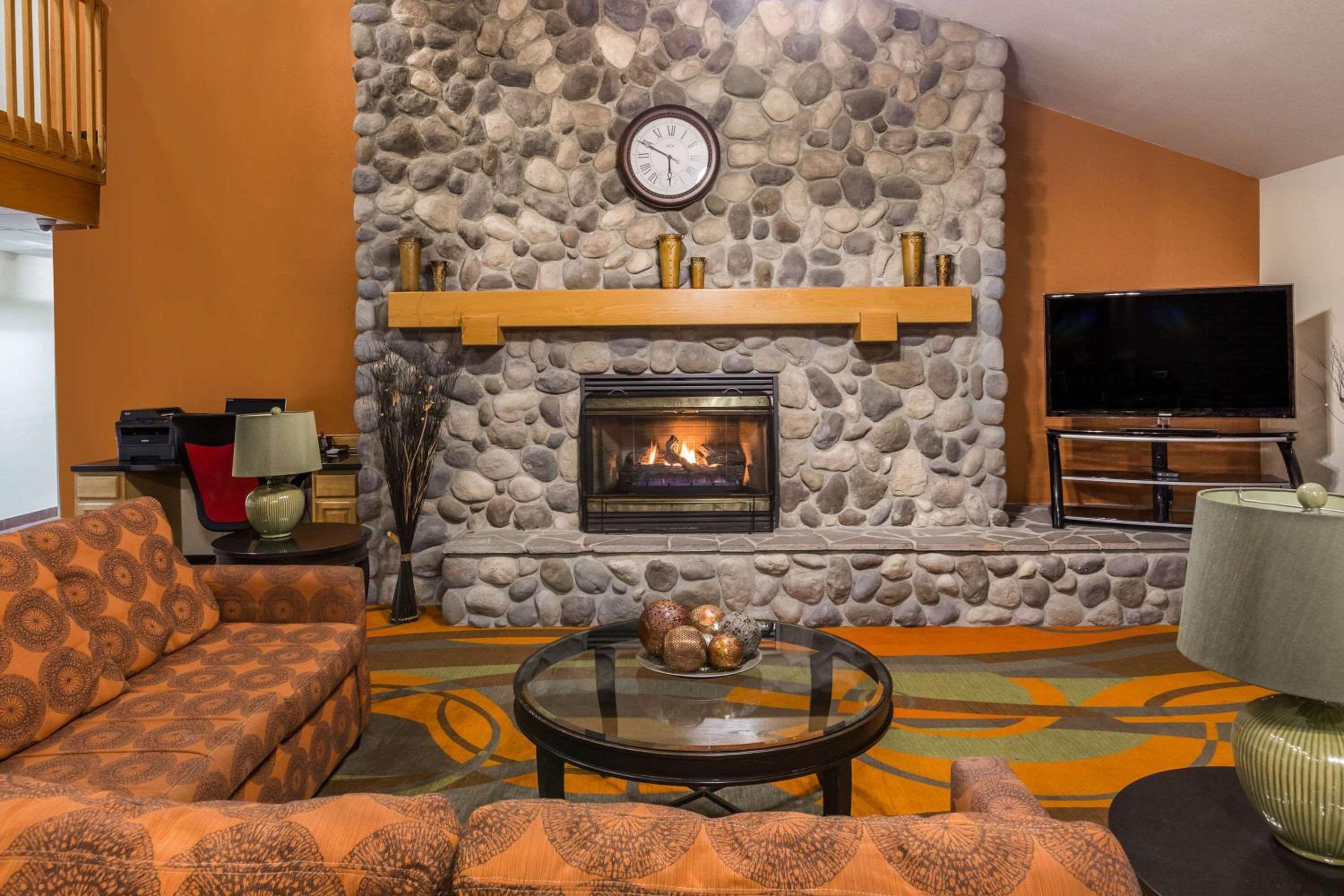 Ramada by Wyndham Platte City KCI Airport view 4