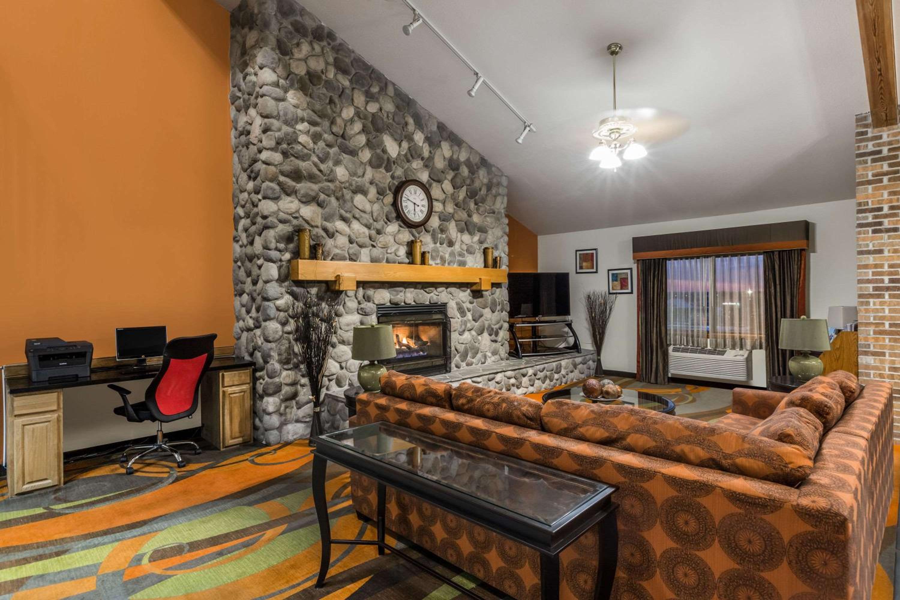 Ramada by Wyndham Platte City KCI Airport view 5