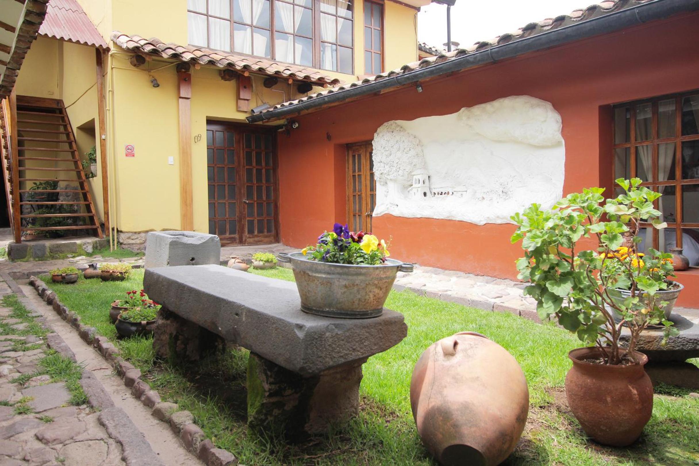 "LLipimpac Guesthouse"