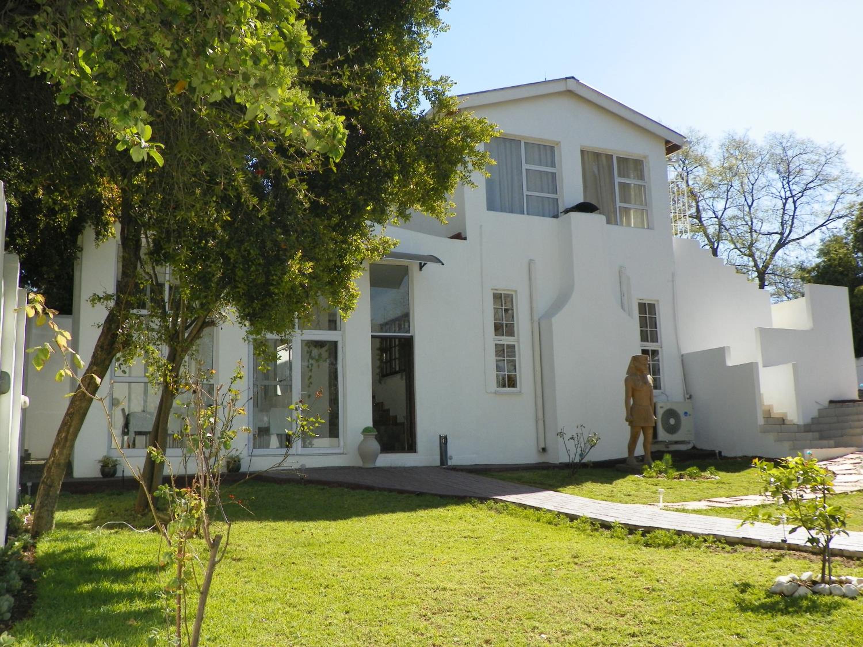 Muco Guest House
