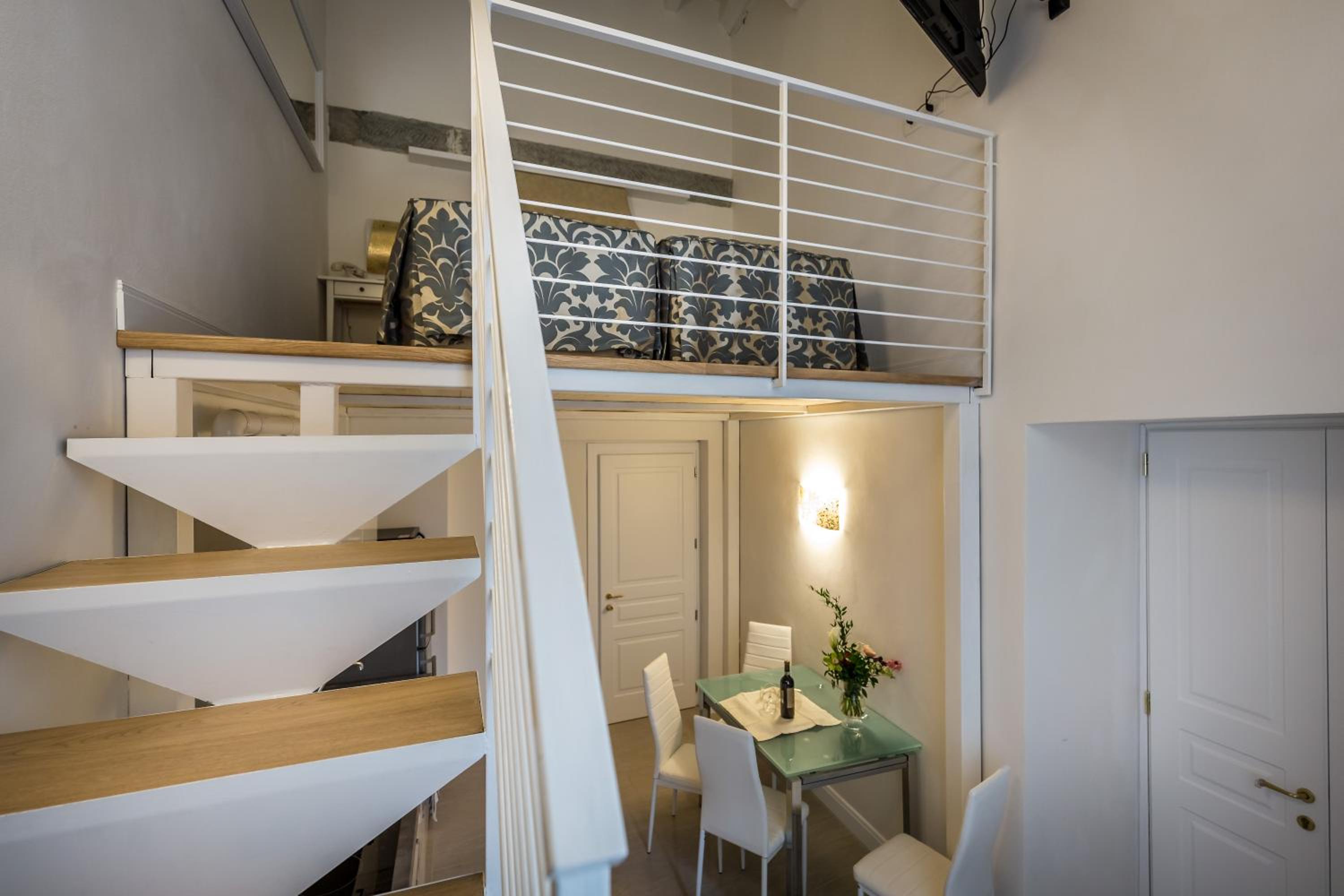 Residenza Alessandra en Florence — hotel room