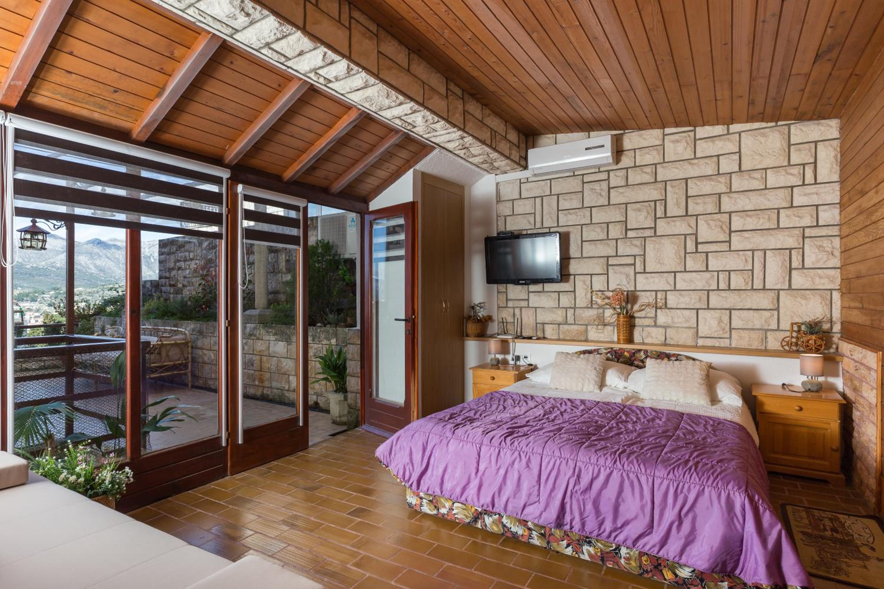 Big Terrace Apartment