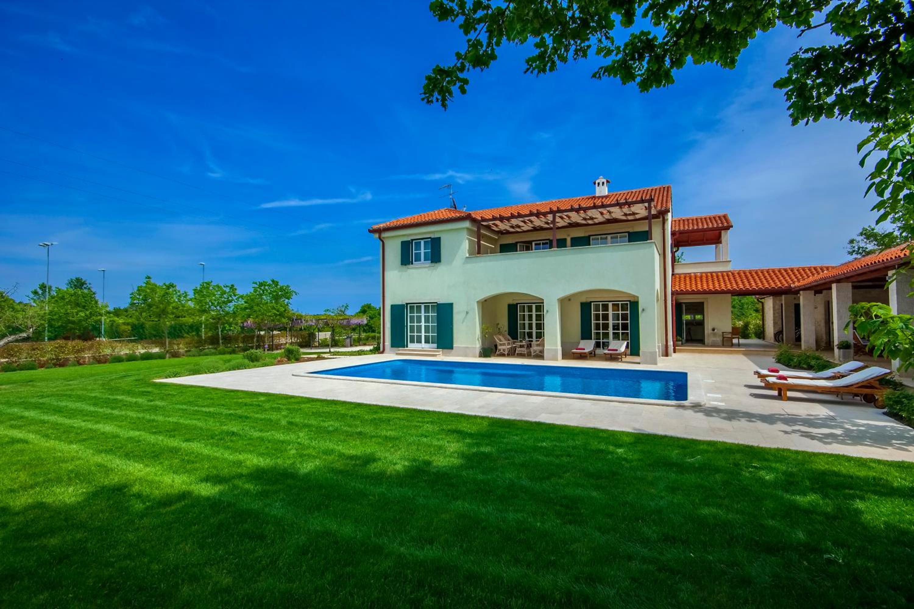 Hotel Villa Alma - Image 1