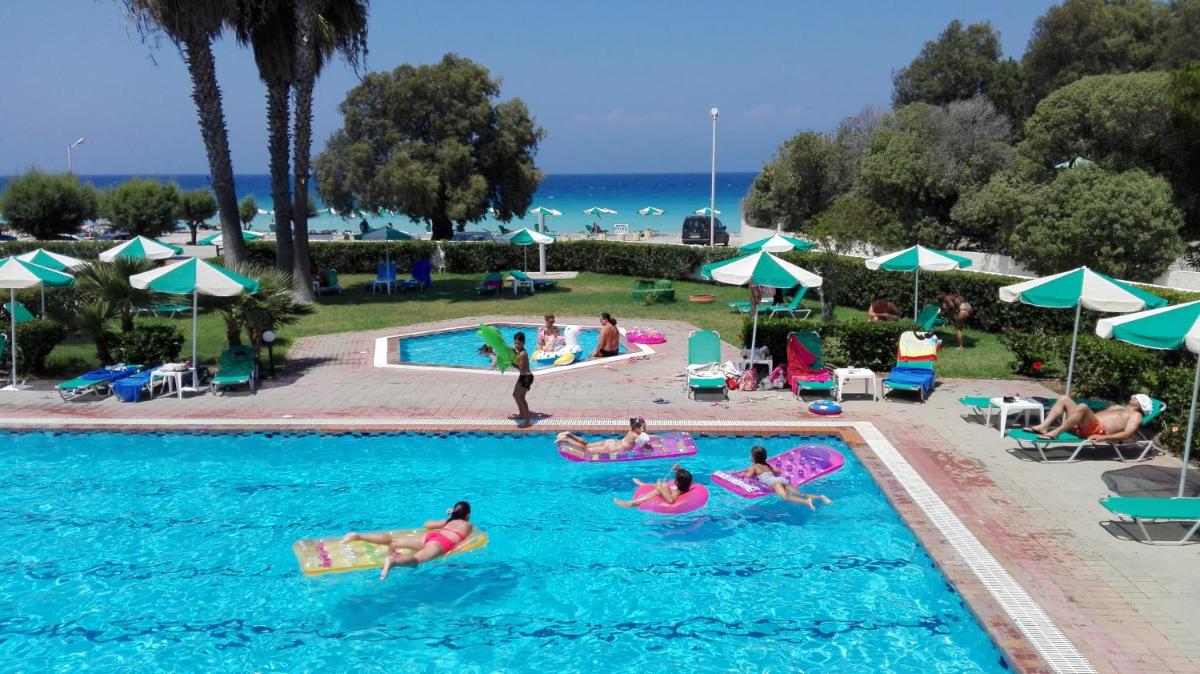 Pylea Beach Hotel en Ialyssos — swimming pool
