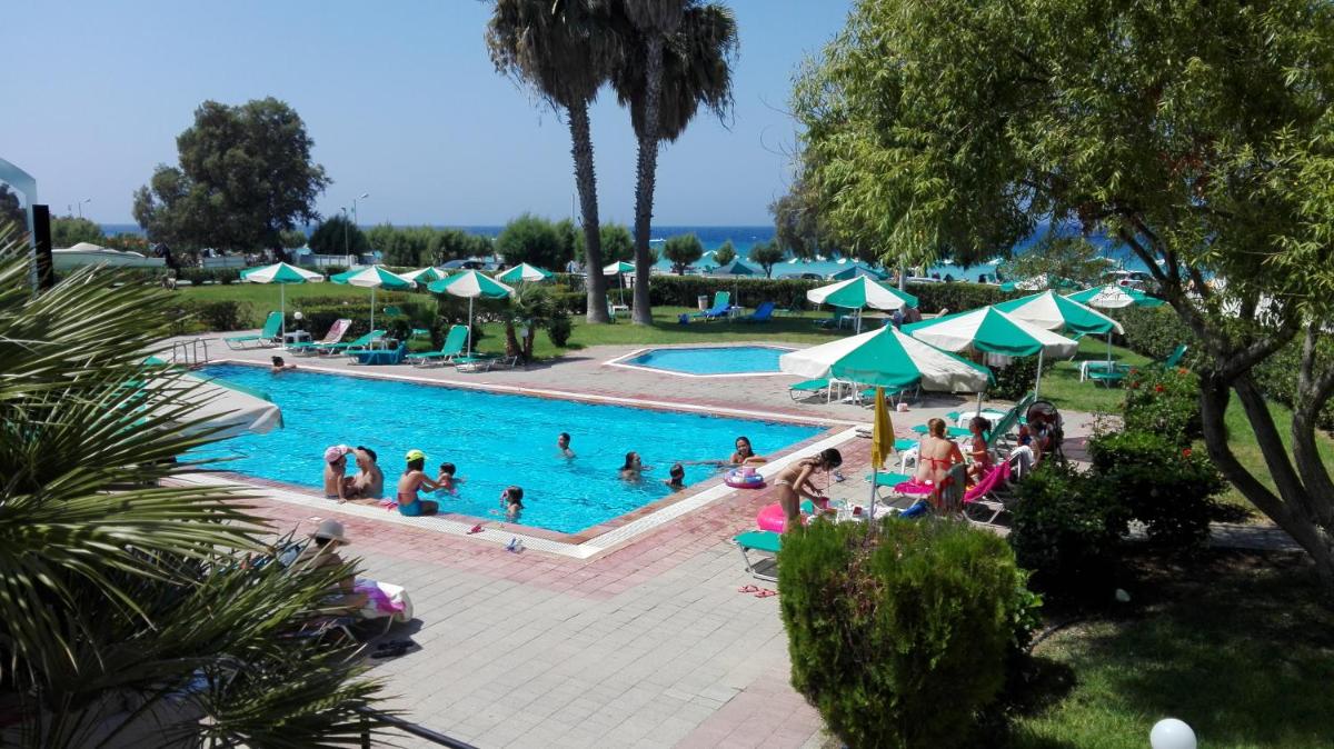 Pylea Beach Hotel en Ialyssos — swimming pool