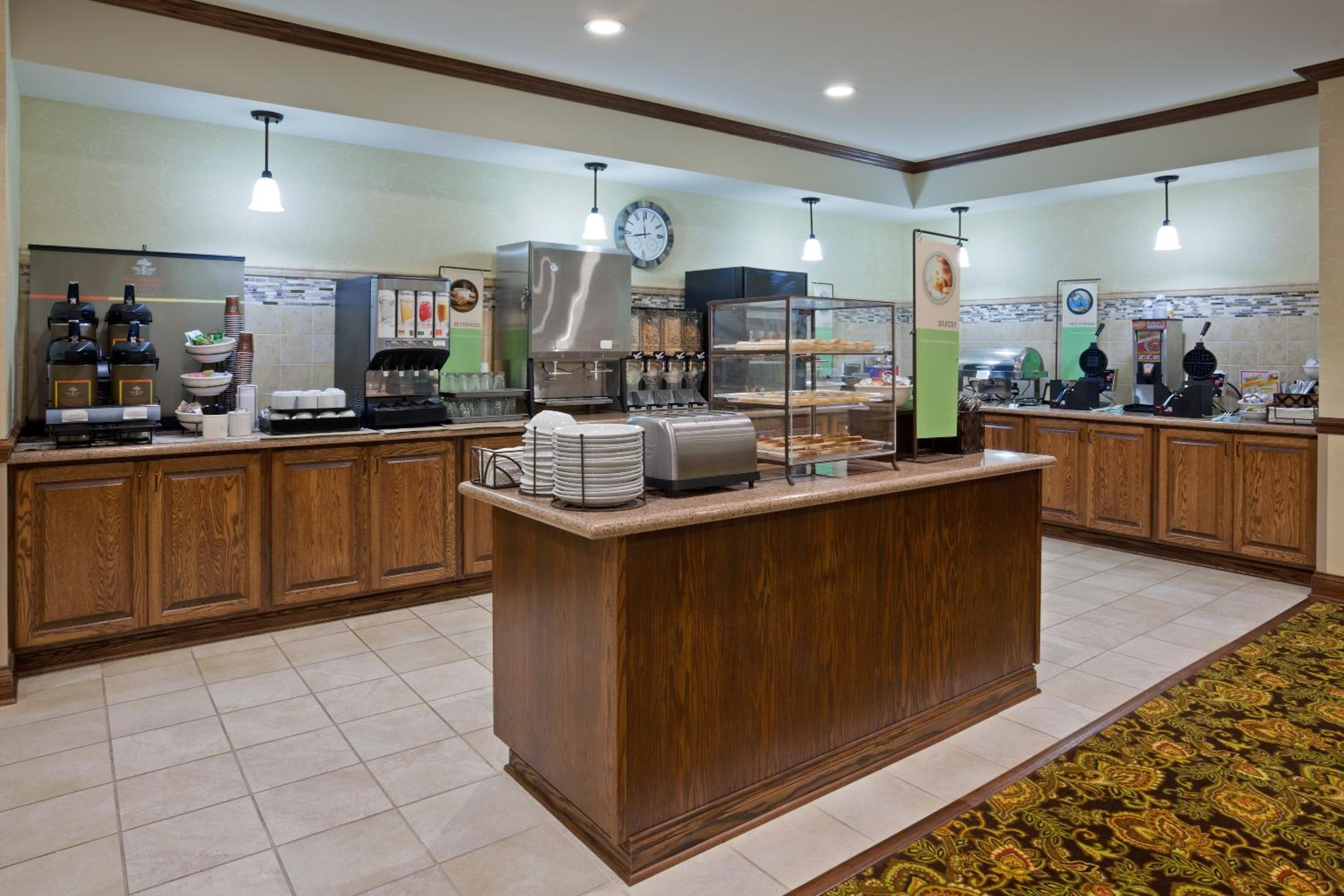Minot Vacations - Country Inn  Suites by Radisson, Minot, ND - Property Image 3