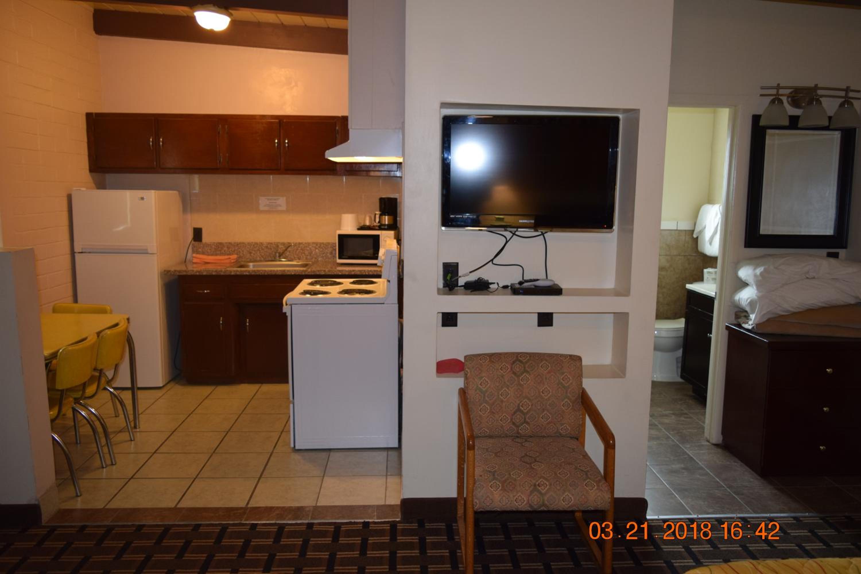 Stanlunds Inn and Suites - Property Image 57