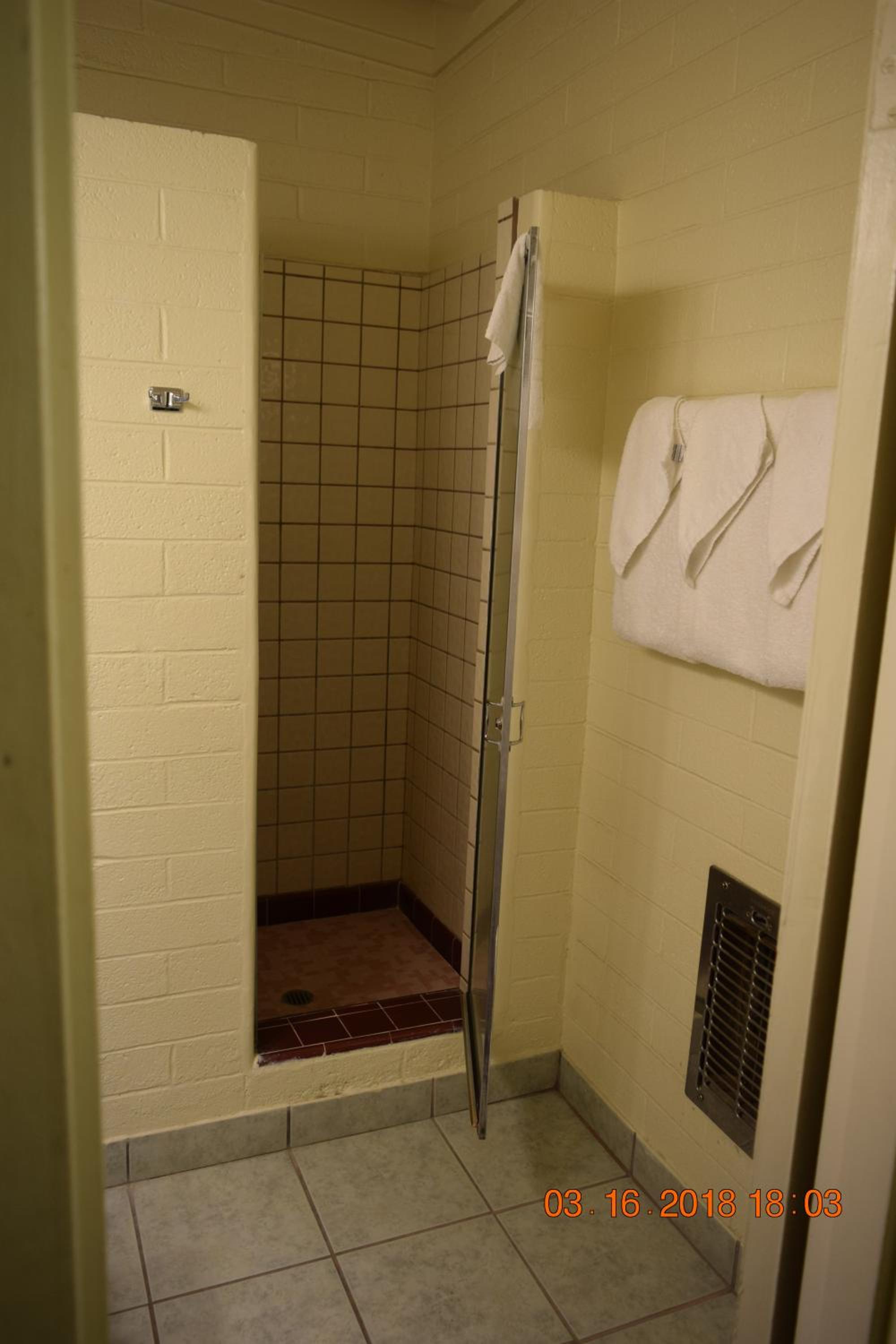 Stanlunds Inn and Suites - Property Image 22