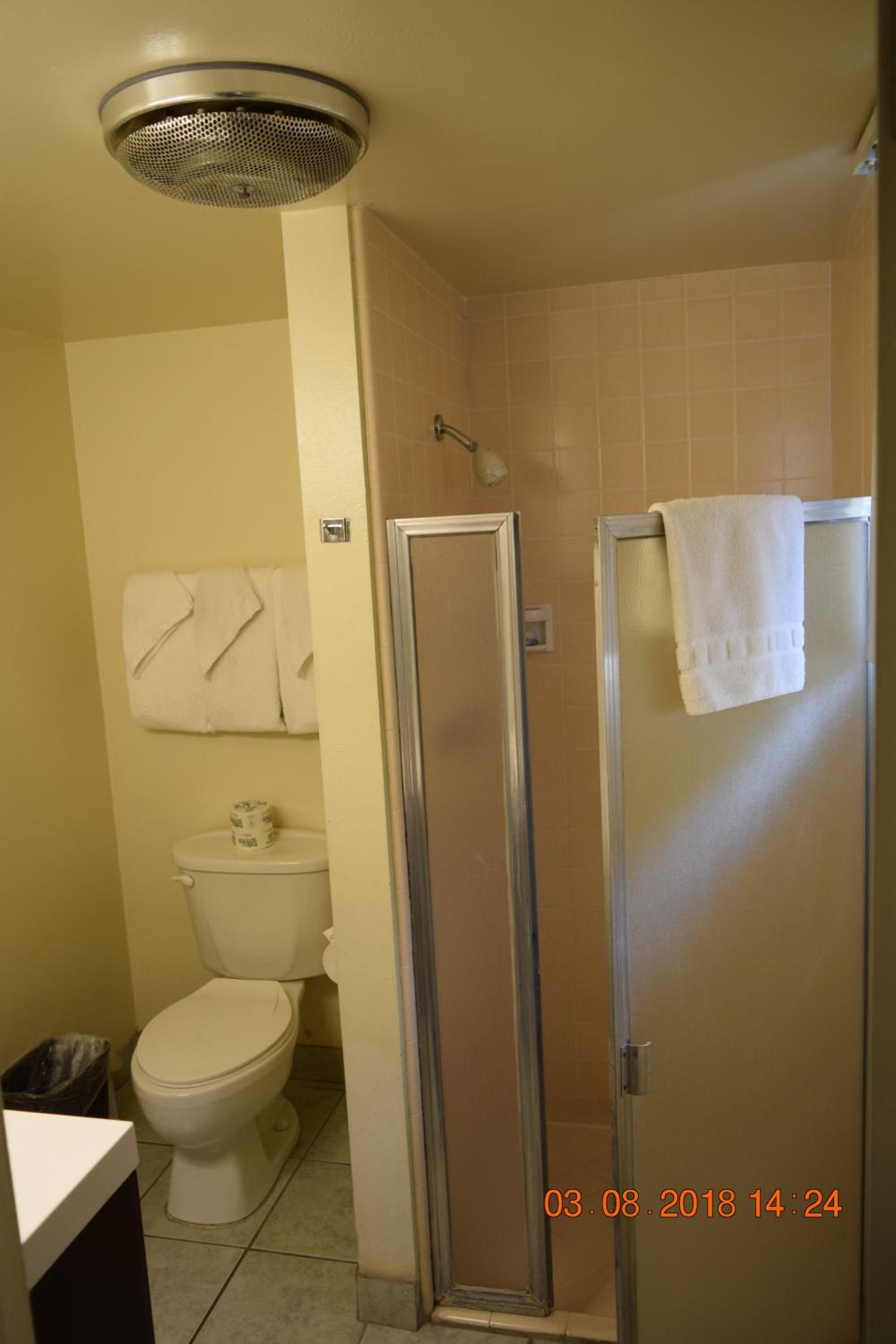 Stanlunds Inn and Suites - Property Image 15