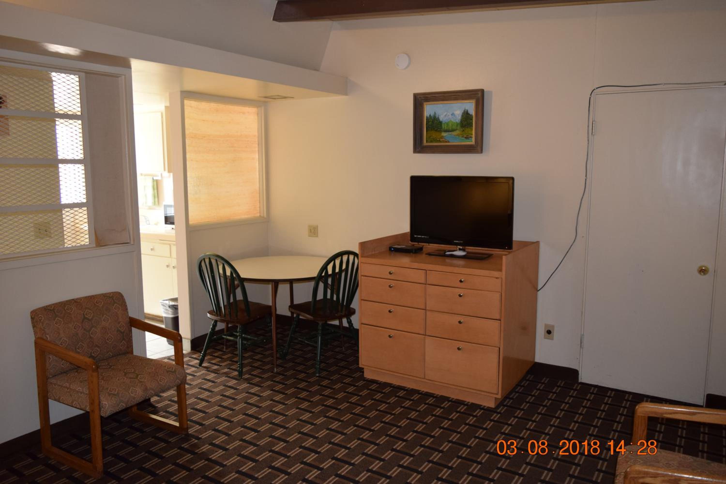 Stanlunds Inn and Suites - Property Image 6