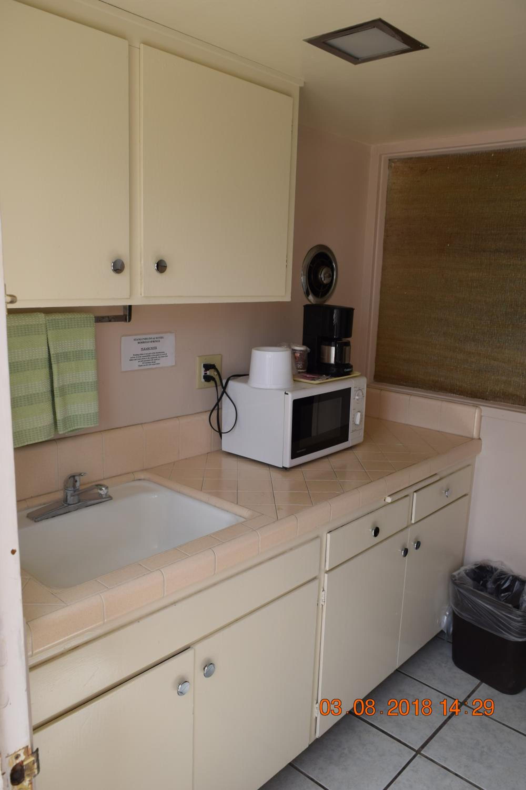 Stanlunds Inn and Suites - Property Image 8