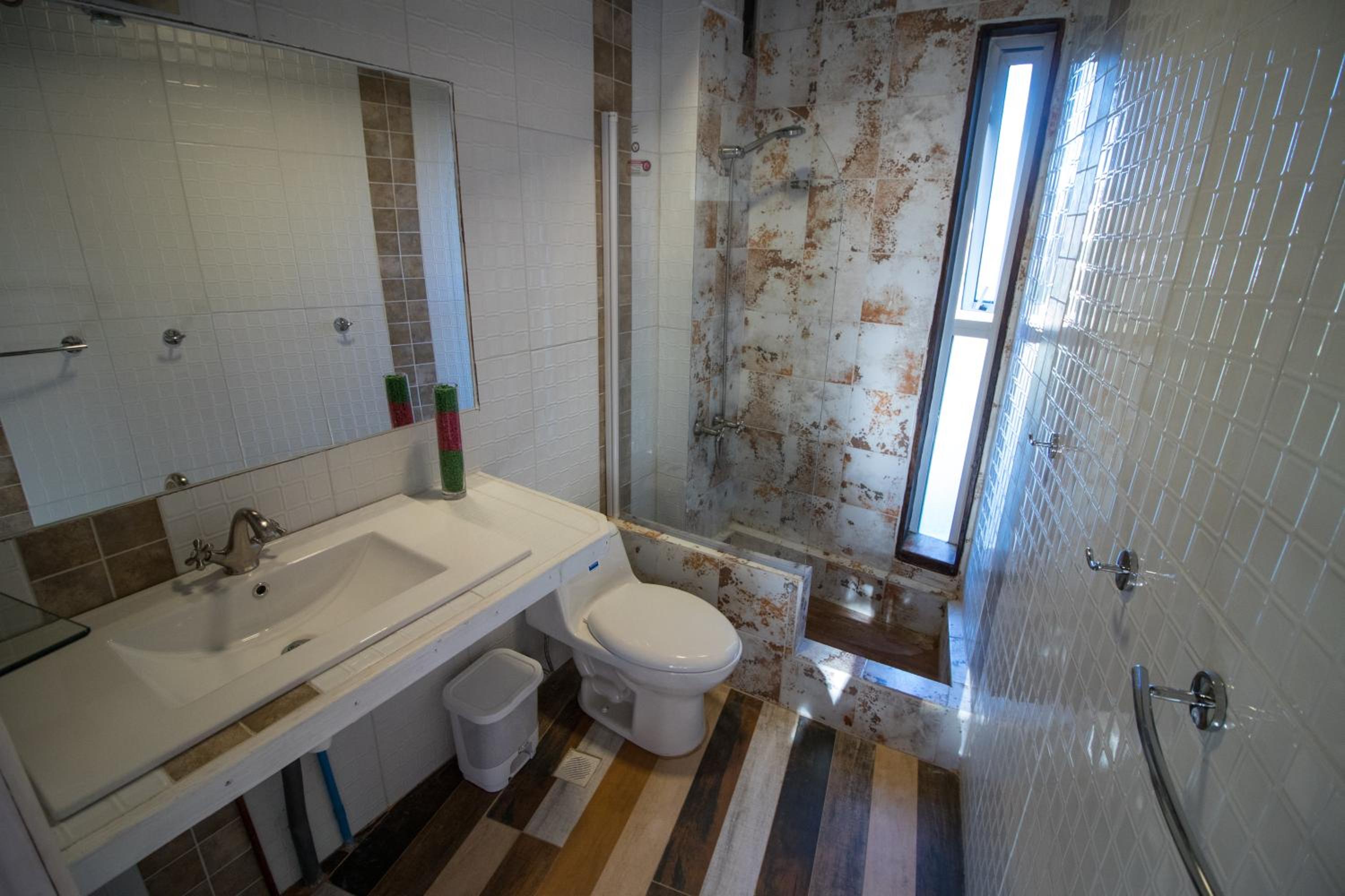 Sirena Insolente Hostel & Suites