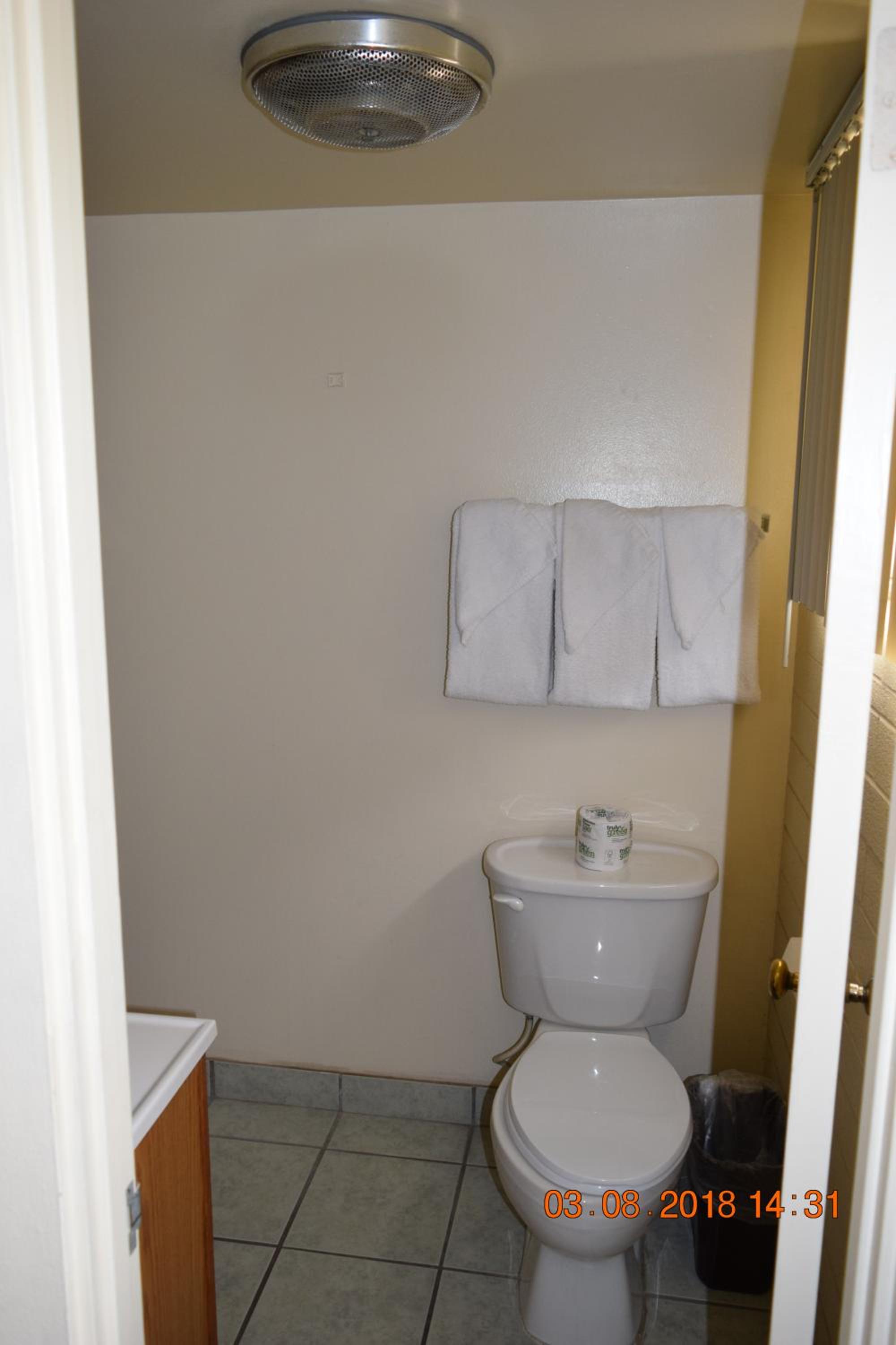 Stanlunds Inn and Suites - Property Image 14