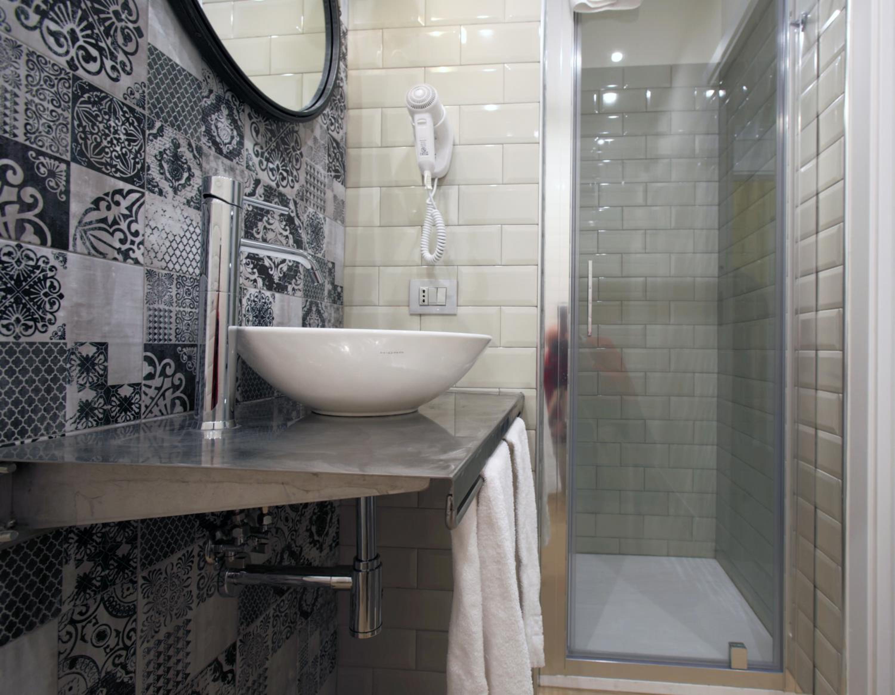 Trevi Contemporary Suite