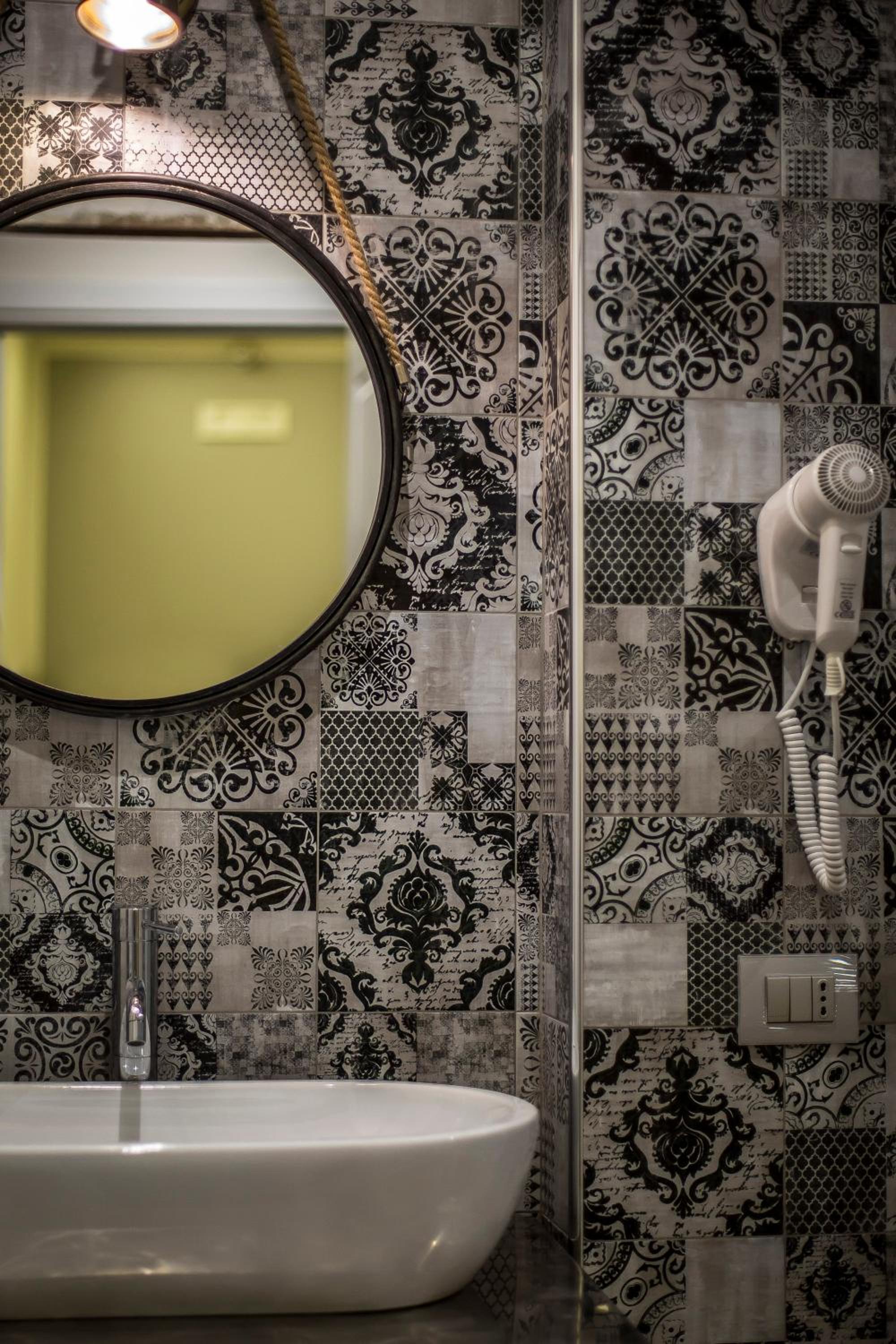 Trevi Contemporary Suite