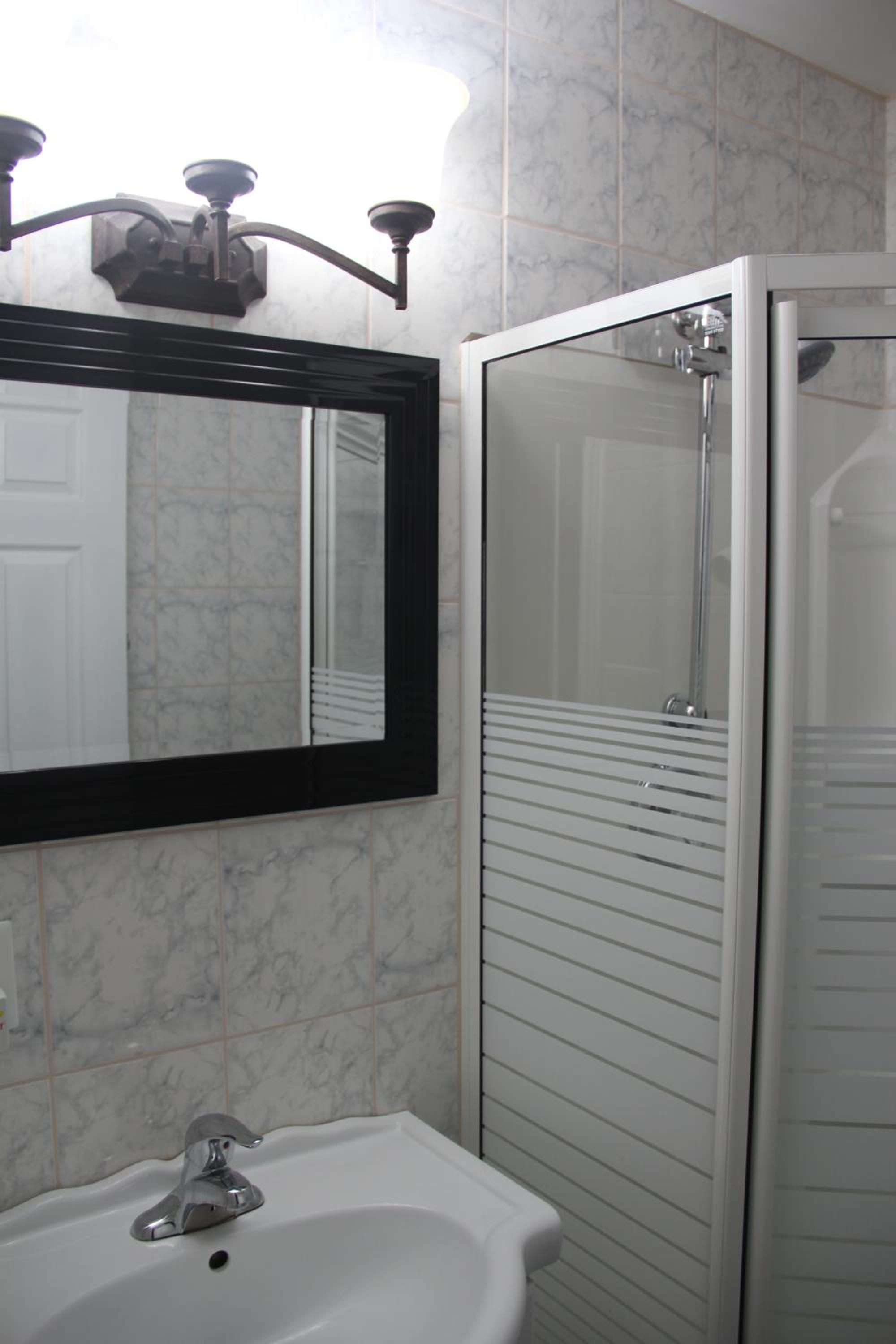 Perth Plaza Inn & Suites
