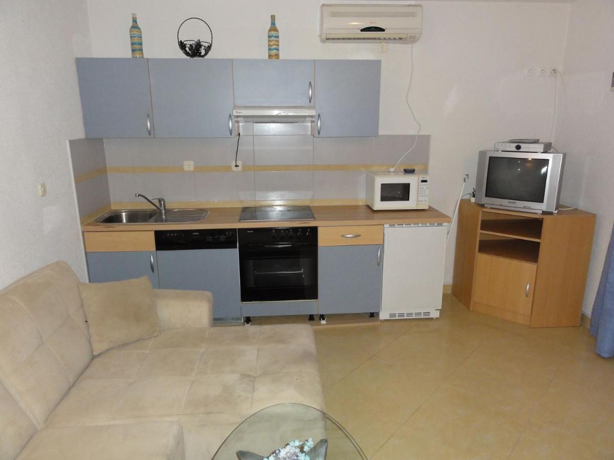 Photo 12