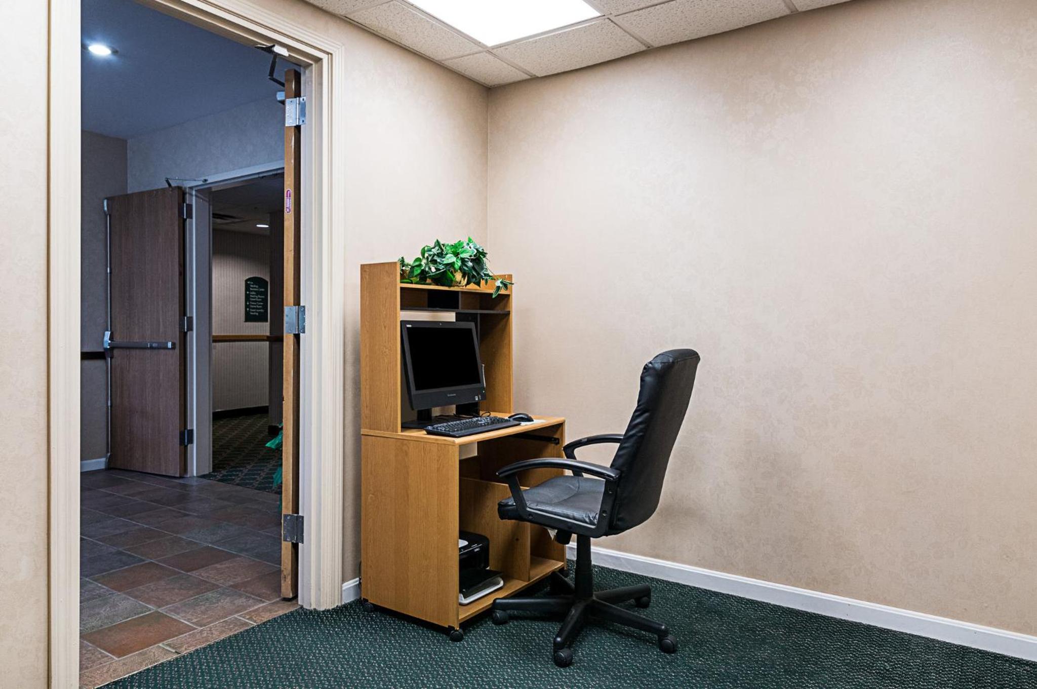 Quality Inn Suites Schoharie near Howe Caverns - Property Image 41