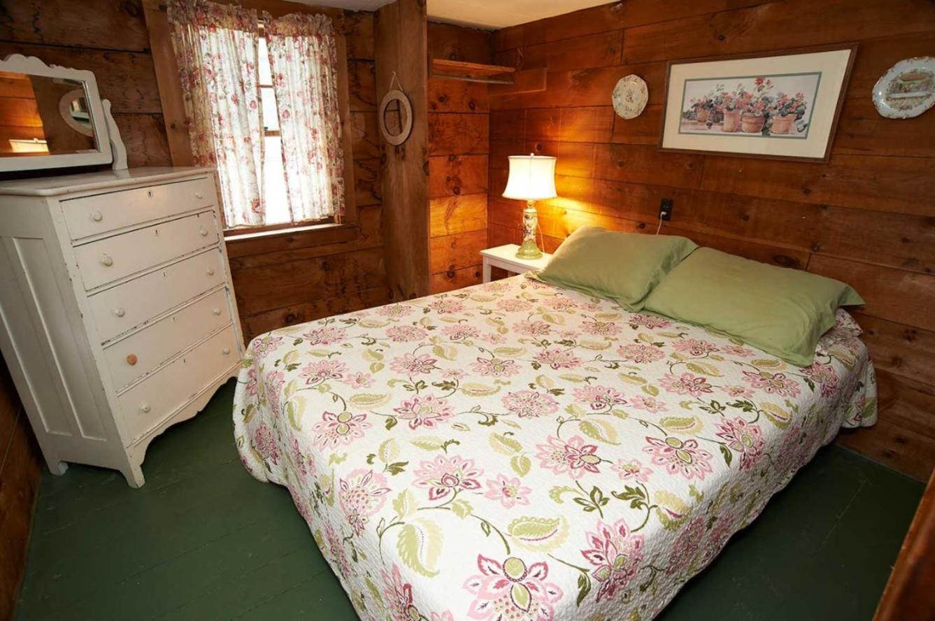 Cottage Place on Squam Lake Lodge view 5