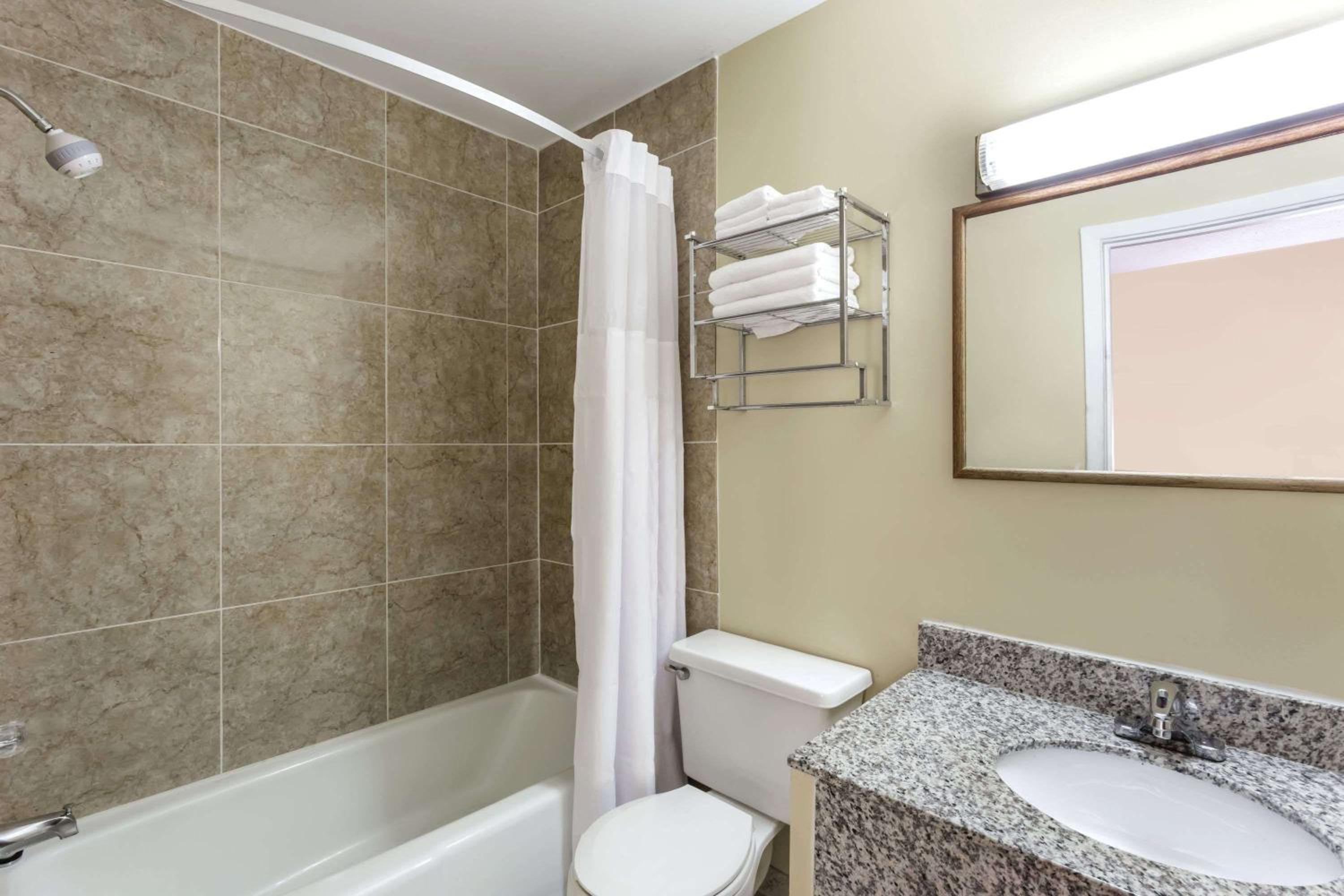 Days Inn by Wyndham Plymouth