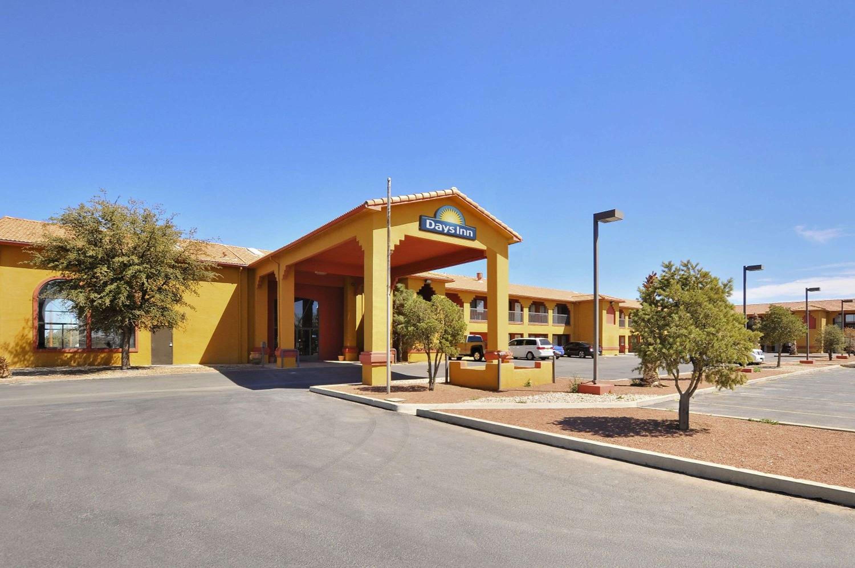 Days Inn by Wyndham Carlsbad view 2