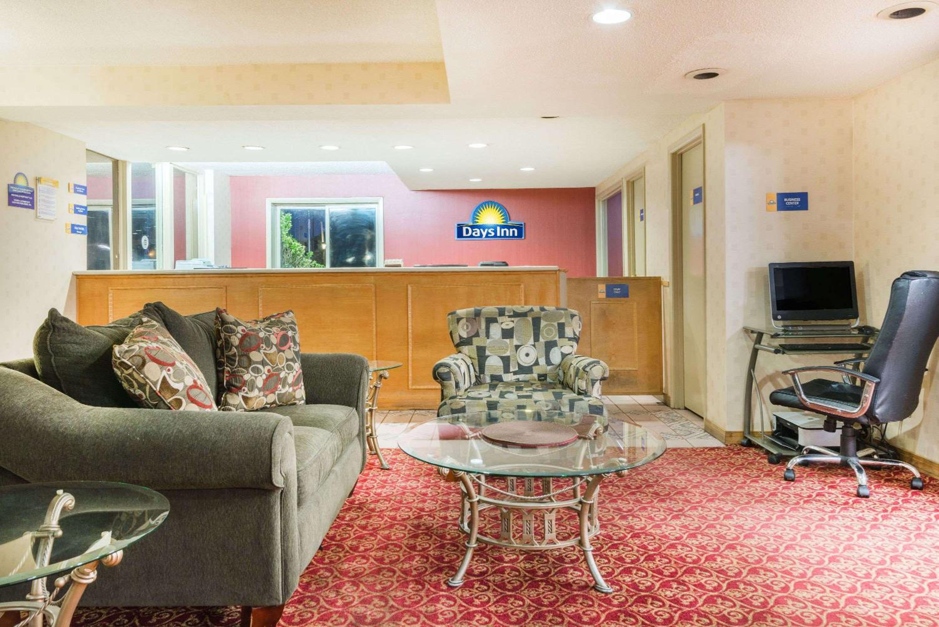Days Inn by Wyndham Paintsville view 4