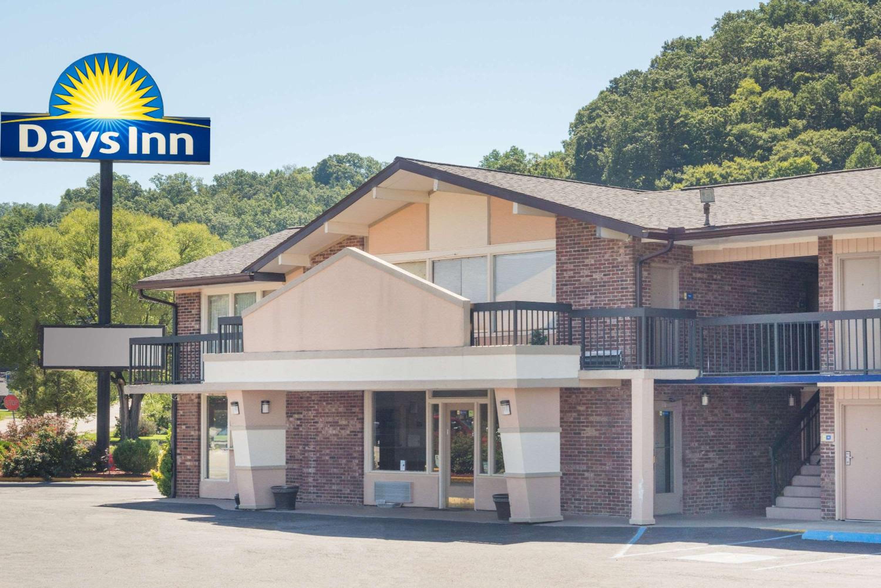 Days Inn by Wyndham Paintsville view 2