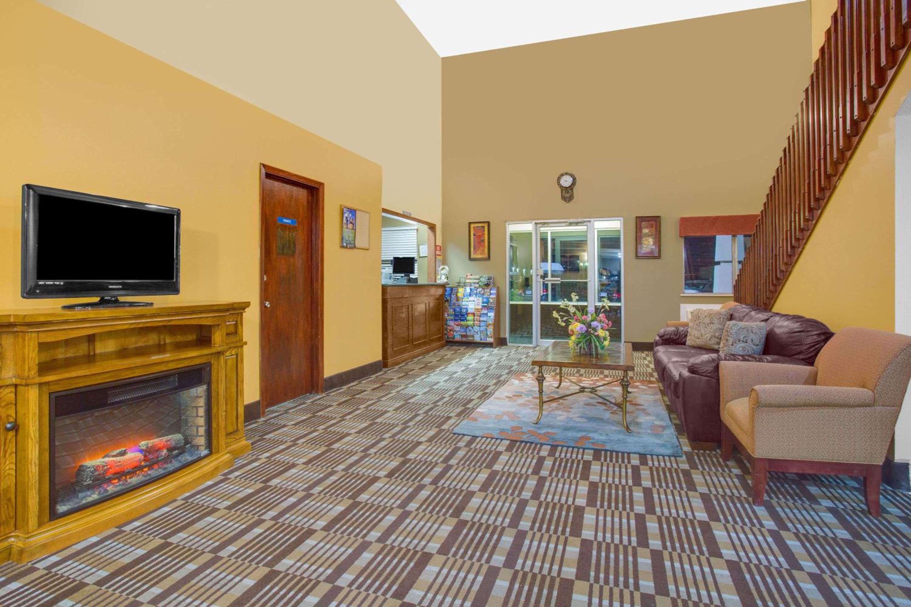 Days Inn by Wyndham North Platte view 2