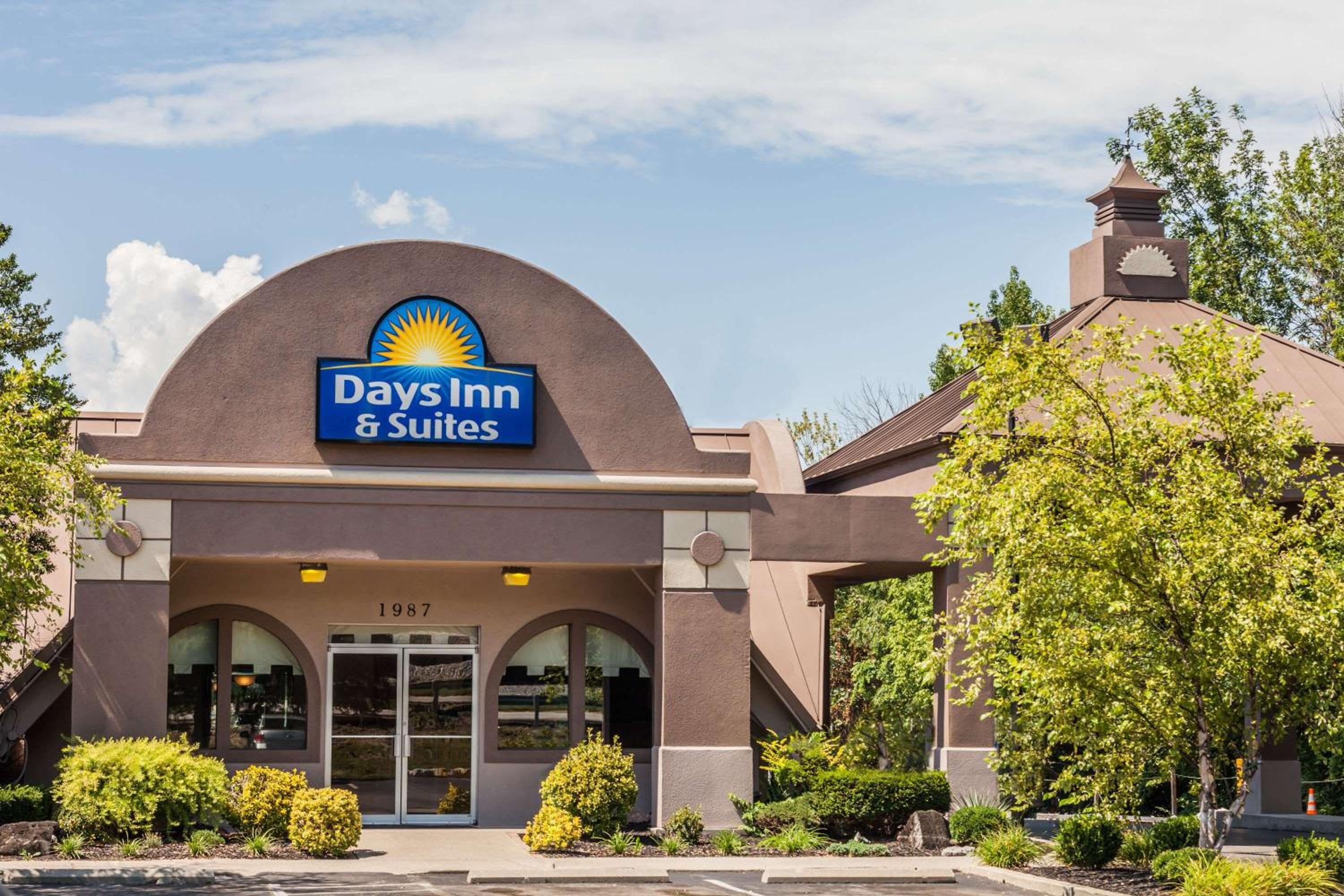 Lexington Vacations - Days Inn  Suites by Wyndham Lexington - Property Image 10