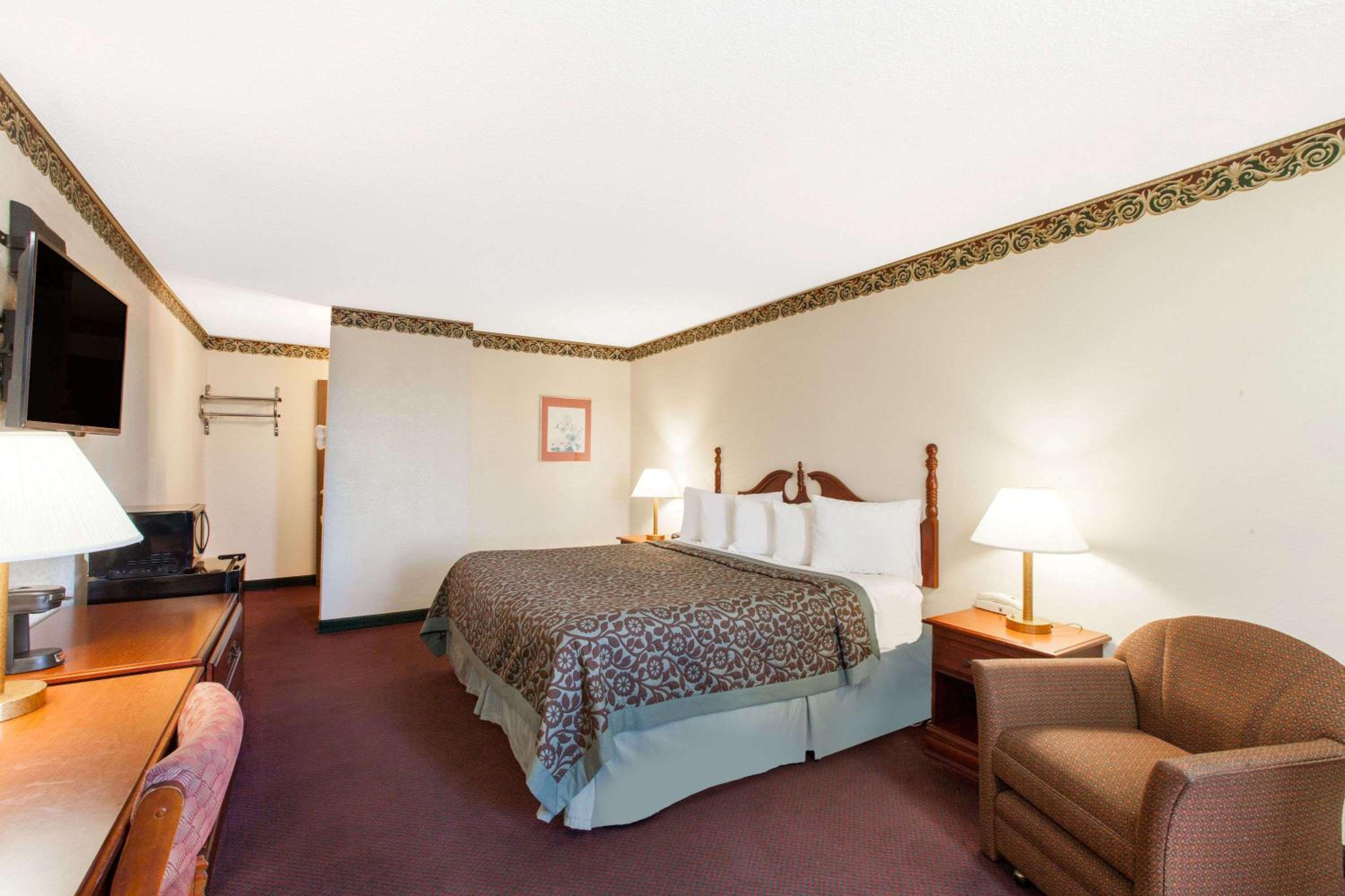 Days Inn by Wyndham Erick