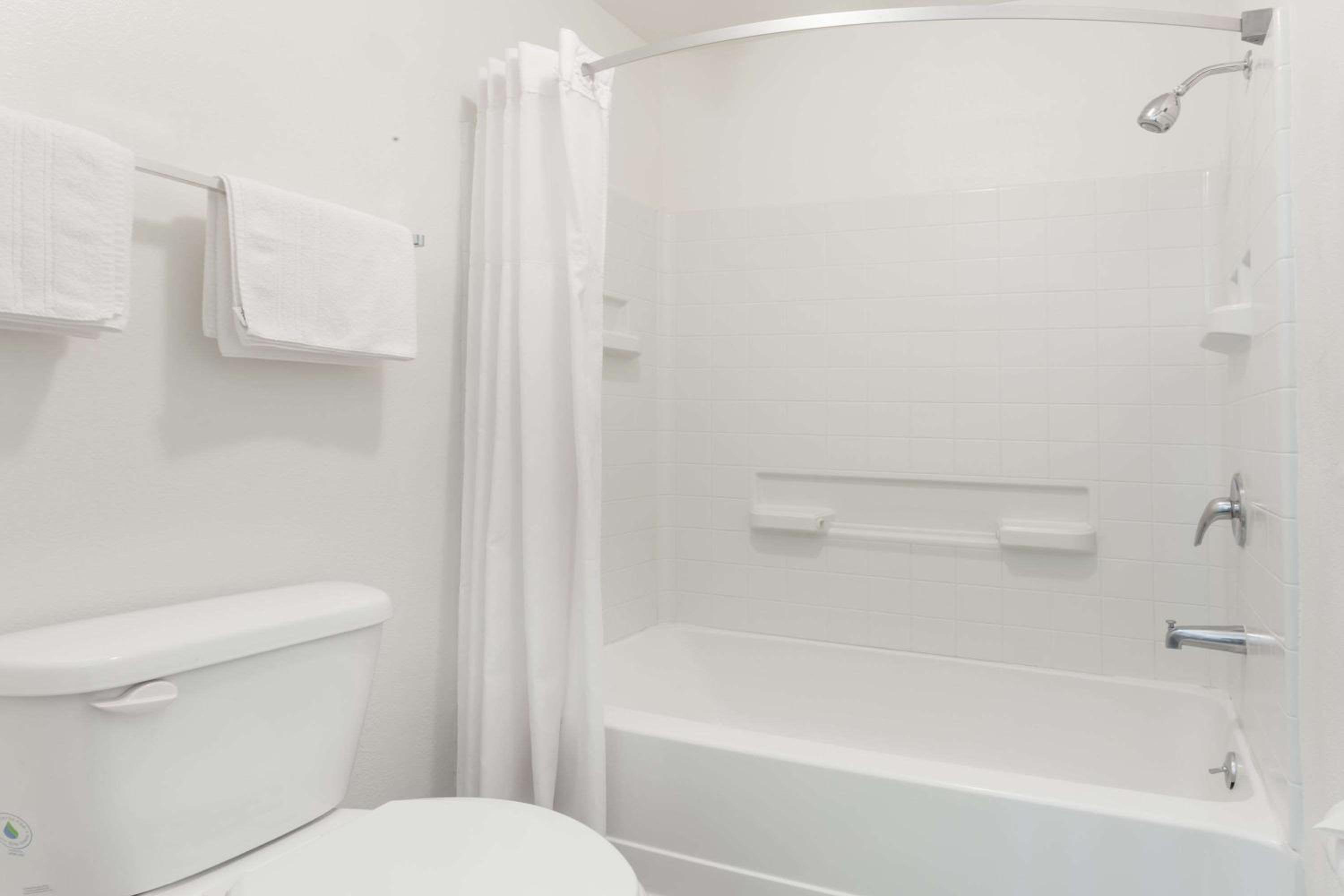 Days Inn by Wyndham Westley - Property Image 13
