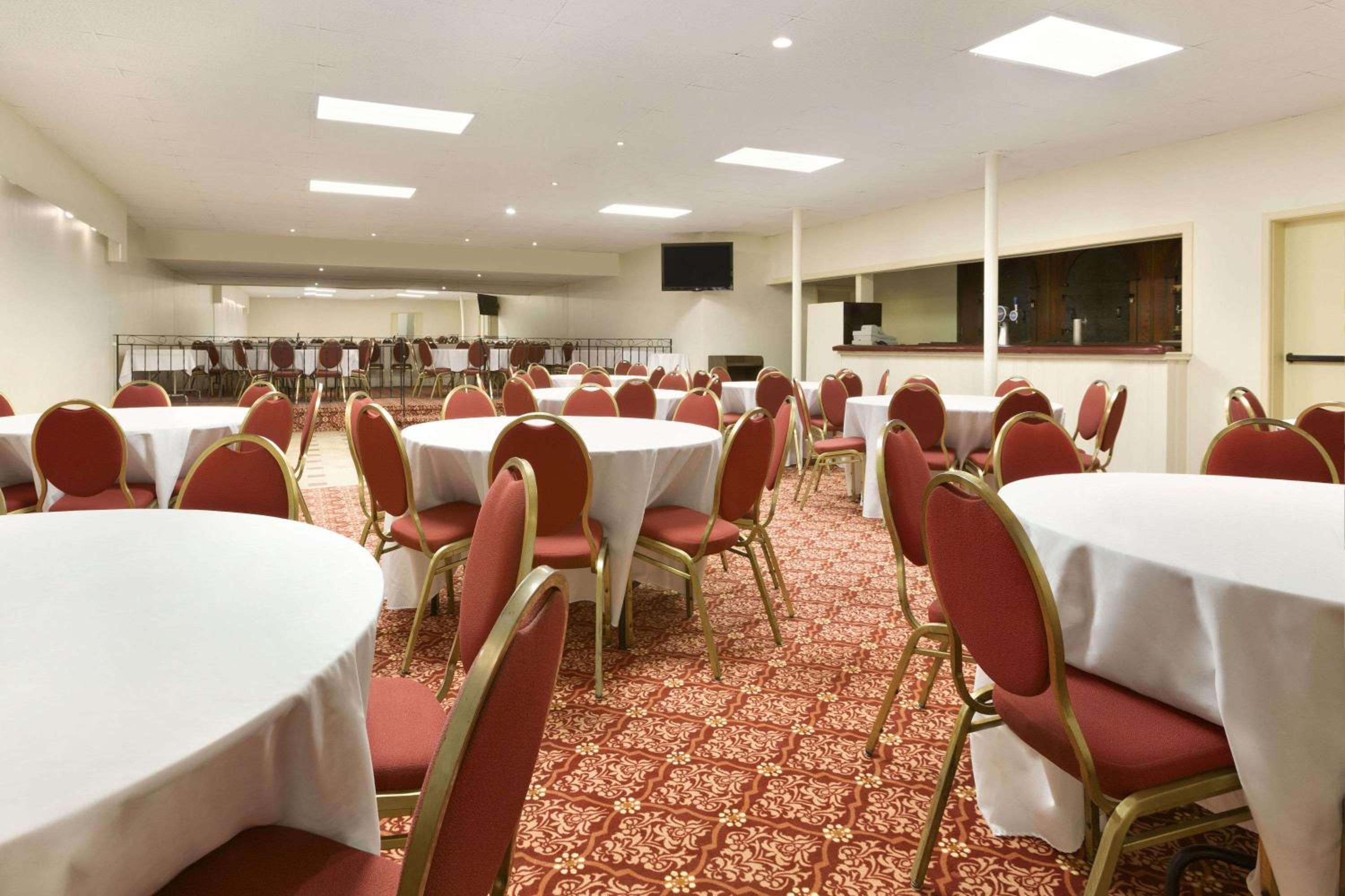 Brockville Vacations - Days Inn by Wyndham Brockville - Property Image 18