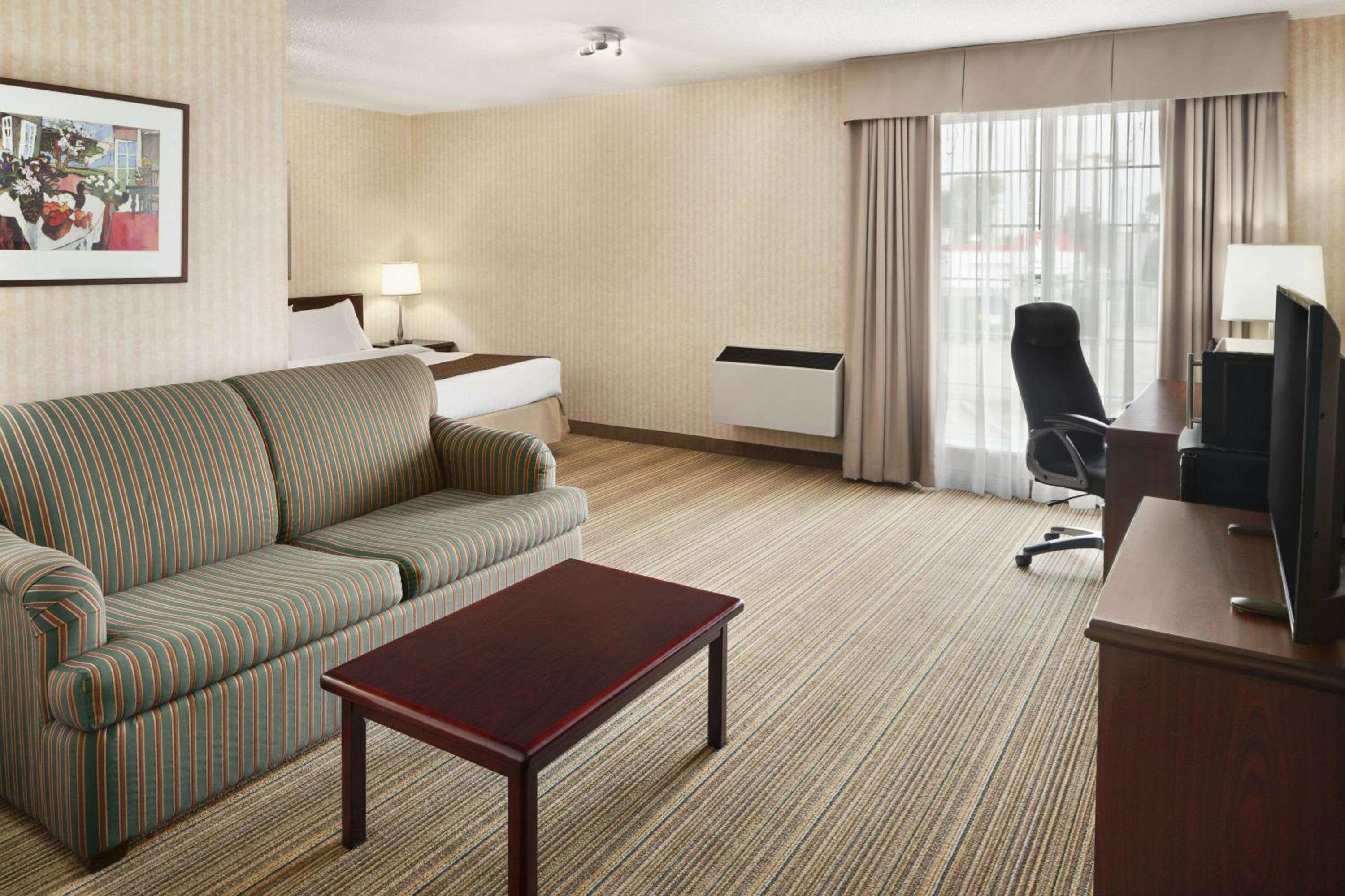 Brantford Vacations - Days Inn by Wyndham Brantford - Property Image 24