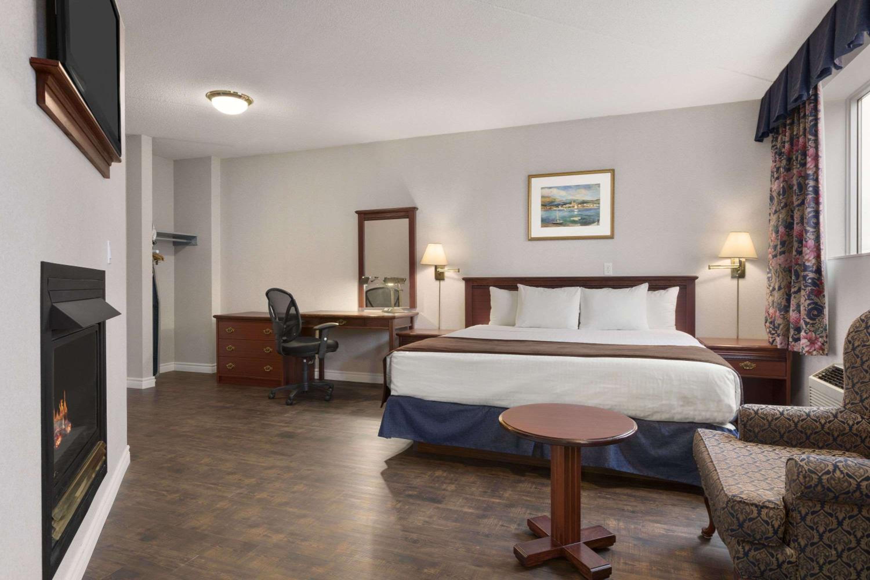 Brockville Vacations - Days Inn by Wyndham Brockville - Property Image 12