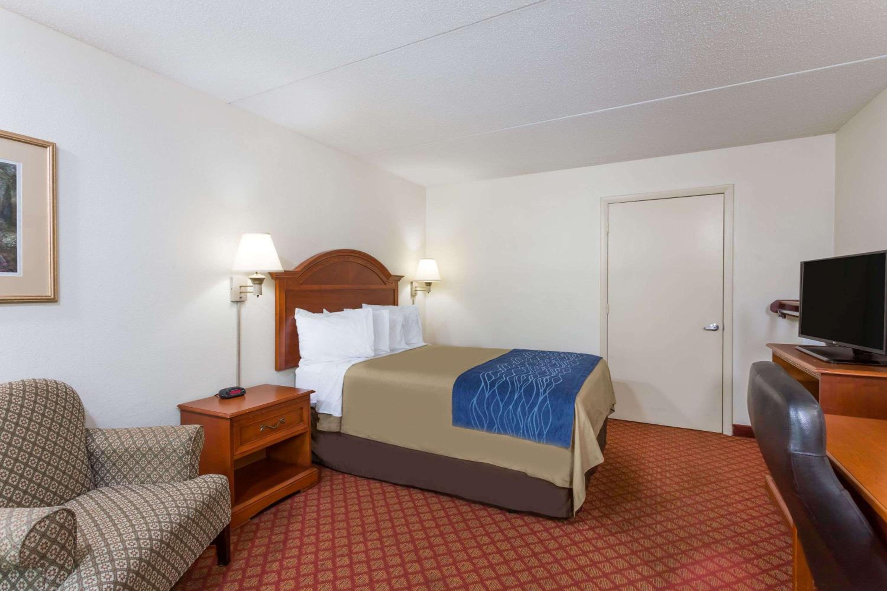 Days Inn by Wyndham Winston Salem North view 2