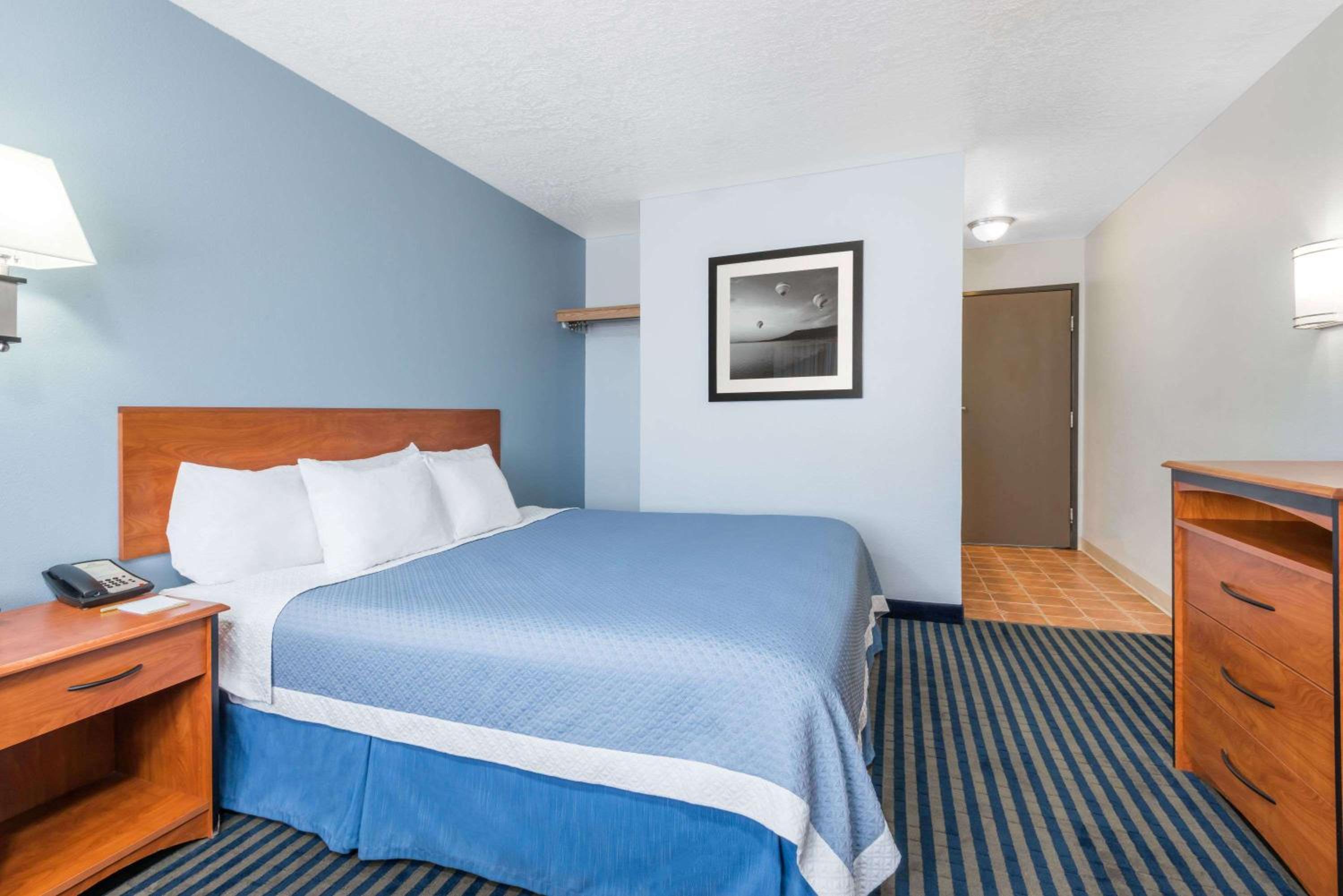 Las Vegas Vacations - Days Inn by Wyndham Las Vegas - Property Image 7