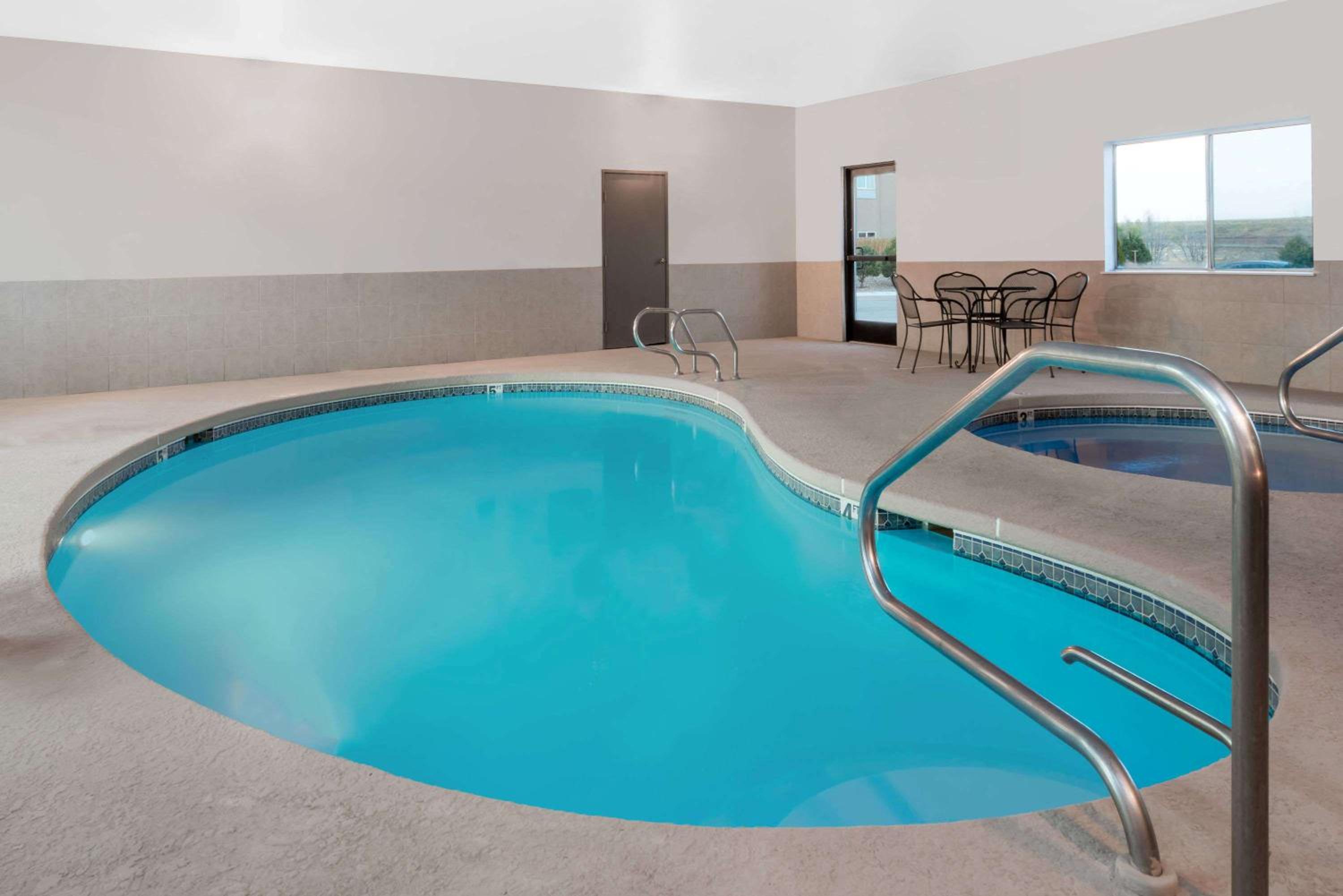 Las Vegas Vacations - Days Inn by Wyndham Las Vegas - Property Image 2