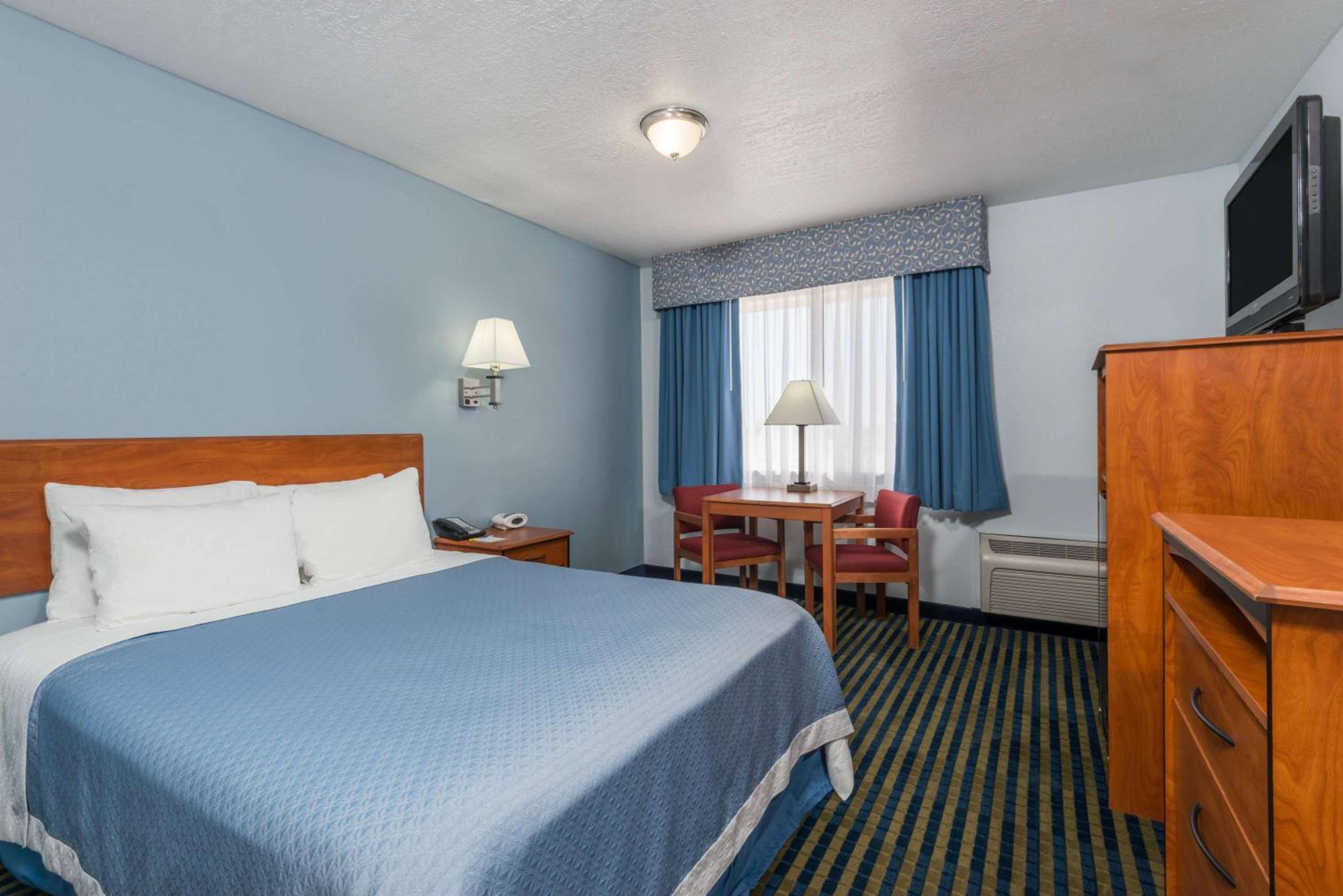 Las Vegas Vacations - Days Inn by Wyndham Las Vegas - Property Image 12