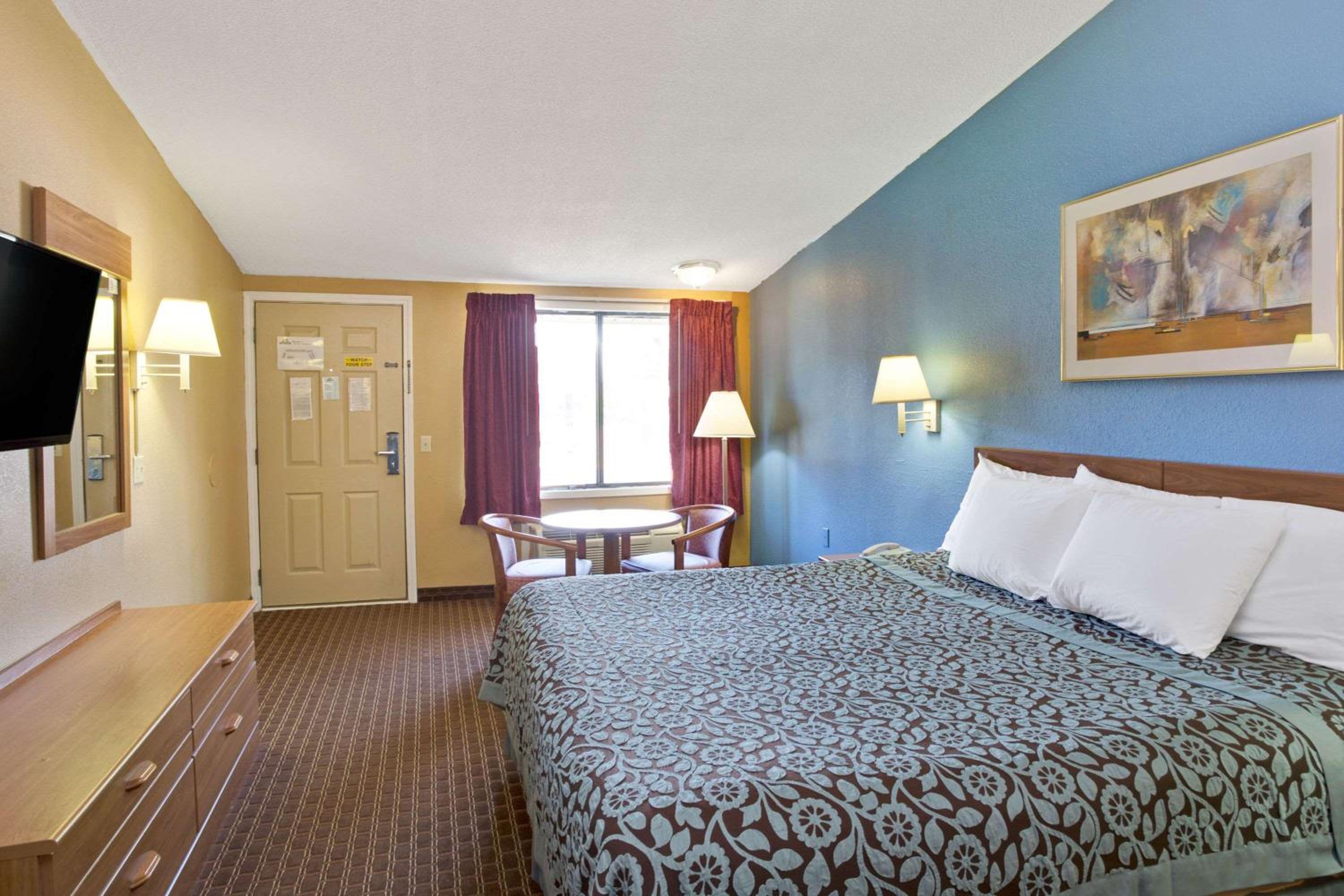 Days Inn by Wyndham Lawrenceville view 4
